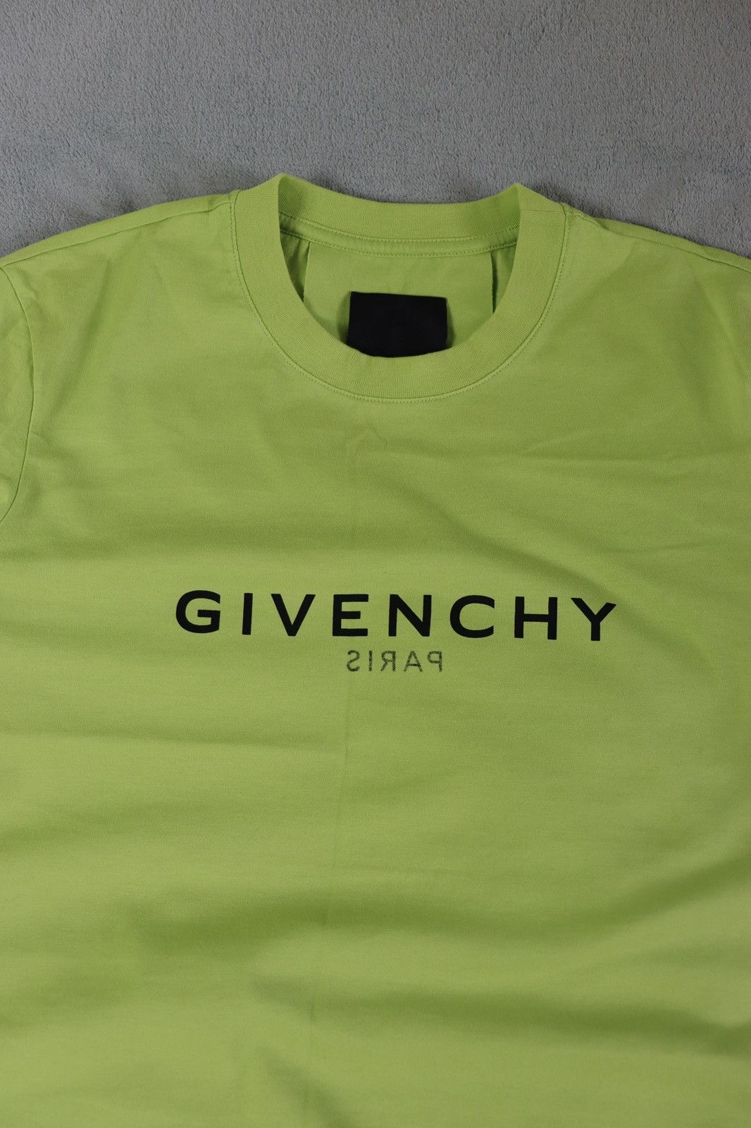 Givenchy Givenchy Reverse Logo T-Shirt Lime Green XS Made in Portugal Size US XS / EU 42 / 0 - 5 Thumbnail