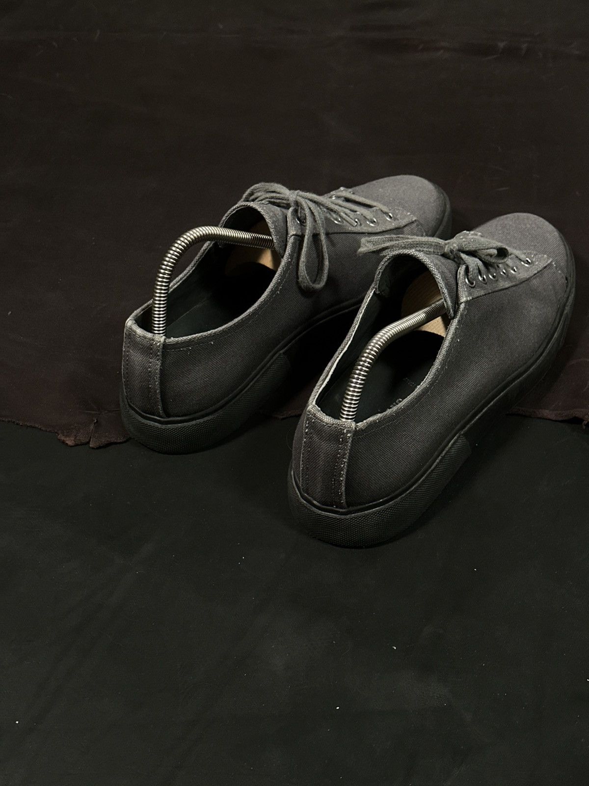 Helmut Lang Helmut Lang Vintage Low-Top Sneaker (Made in Italy) Size US 9.5 / EU 42-43 - 5 Thumbnail