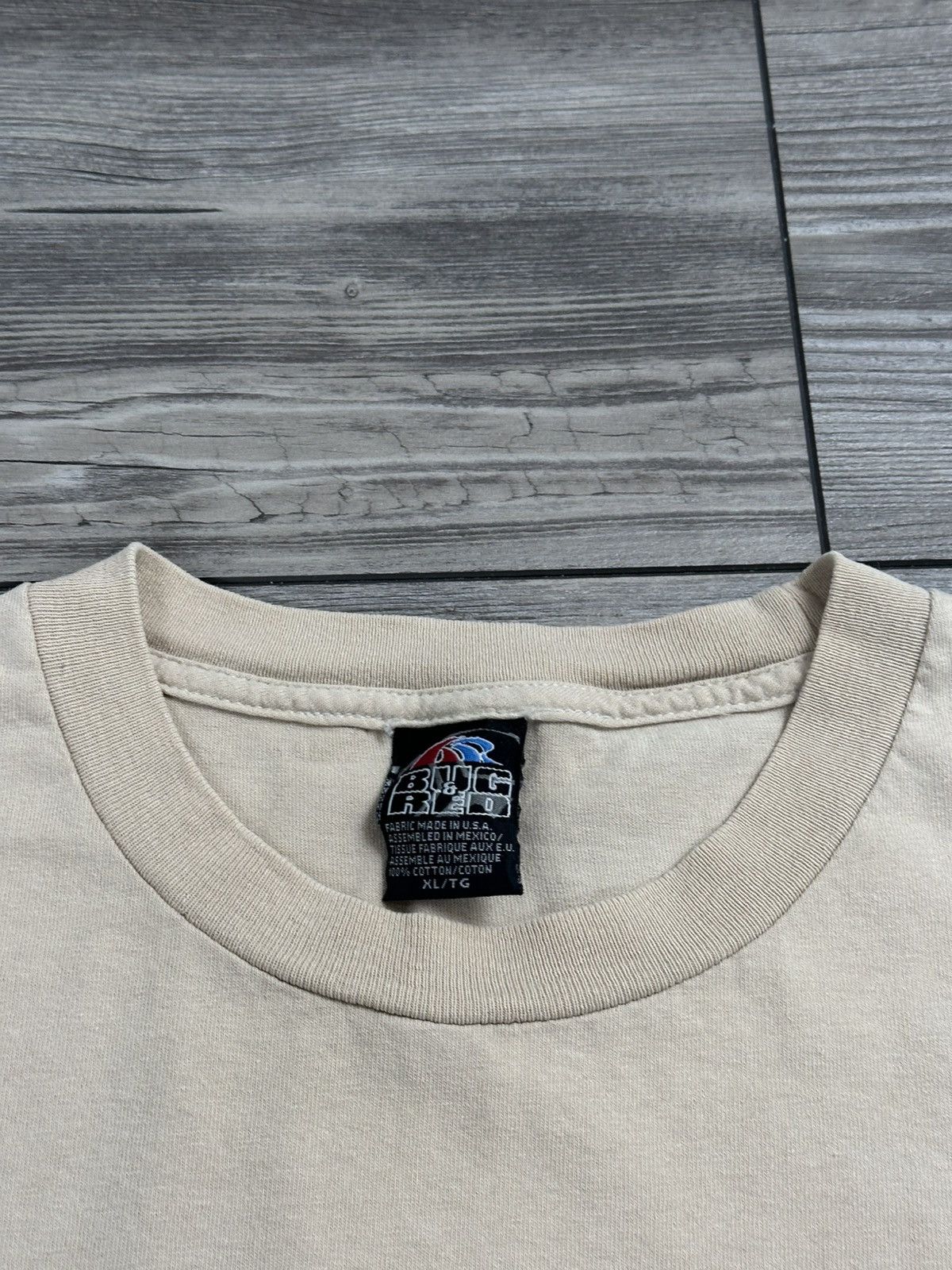 Vintage Vintage Y2K Bug & Red Surf T Shirt Size US XL / EU 56 / 4 - 8 Thumbnail