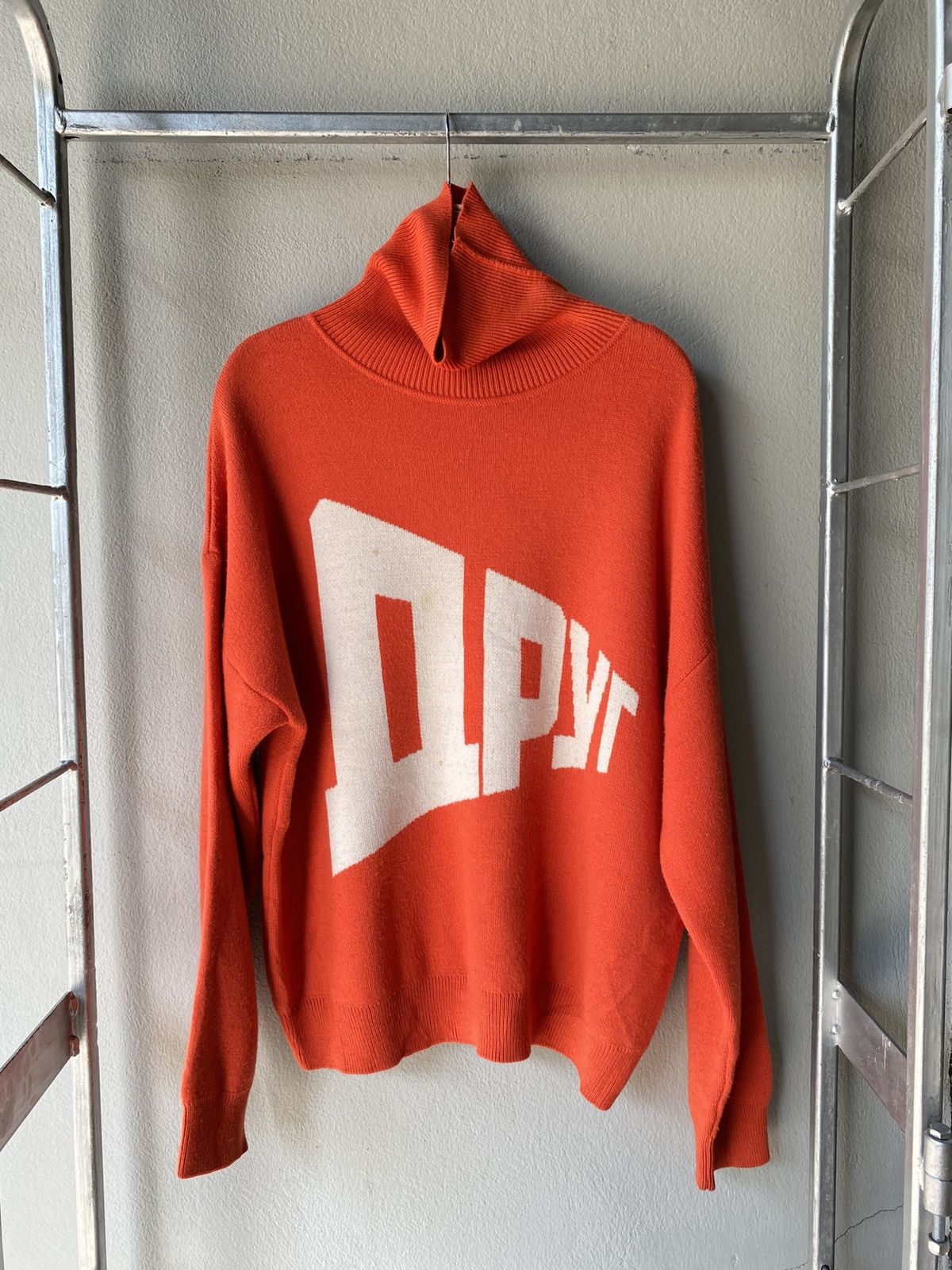 Gosha Rubchinskiy ГОША РУБЧИНСКИЙ Orange Logo Turtleneck Size S / US 4 / IT 40 - 2 Thumbnail