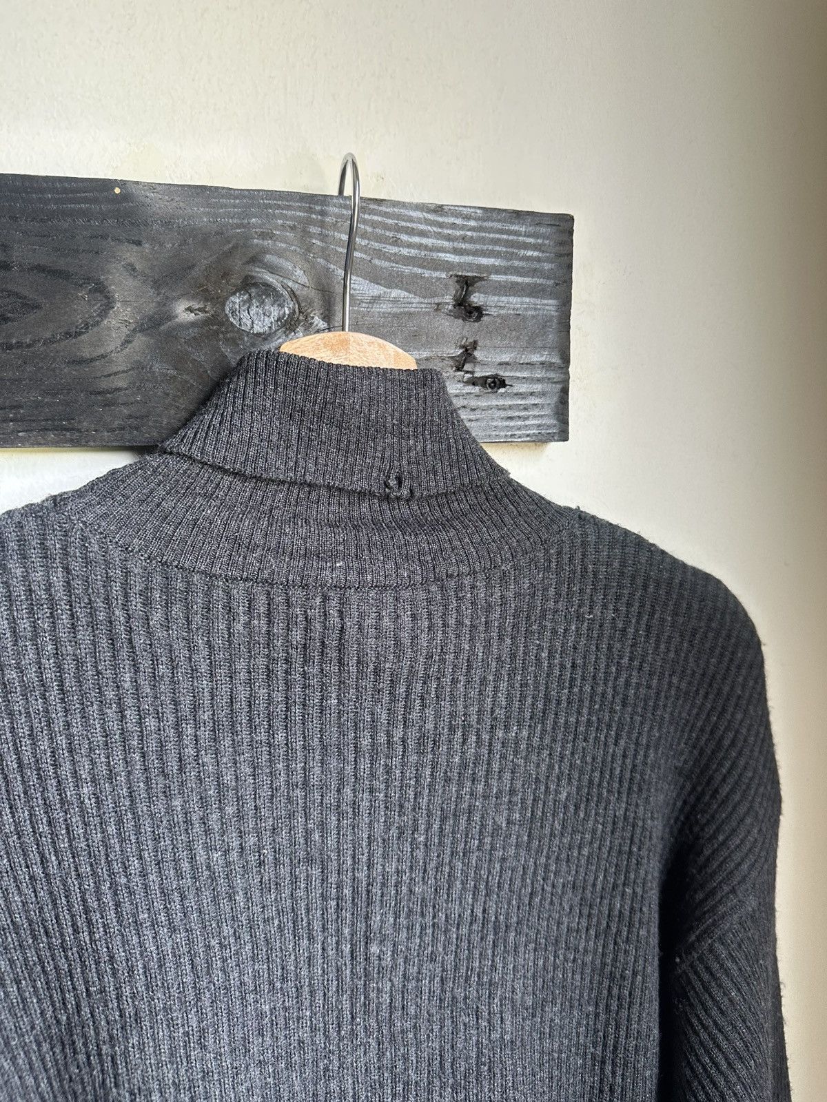 Versace × Vintage Vintage Gianni Versace Turtleneck Pleated Knit Sweater Size US L / EU 52-54 / 3 - 13 Thumbnail