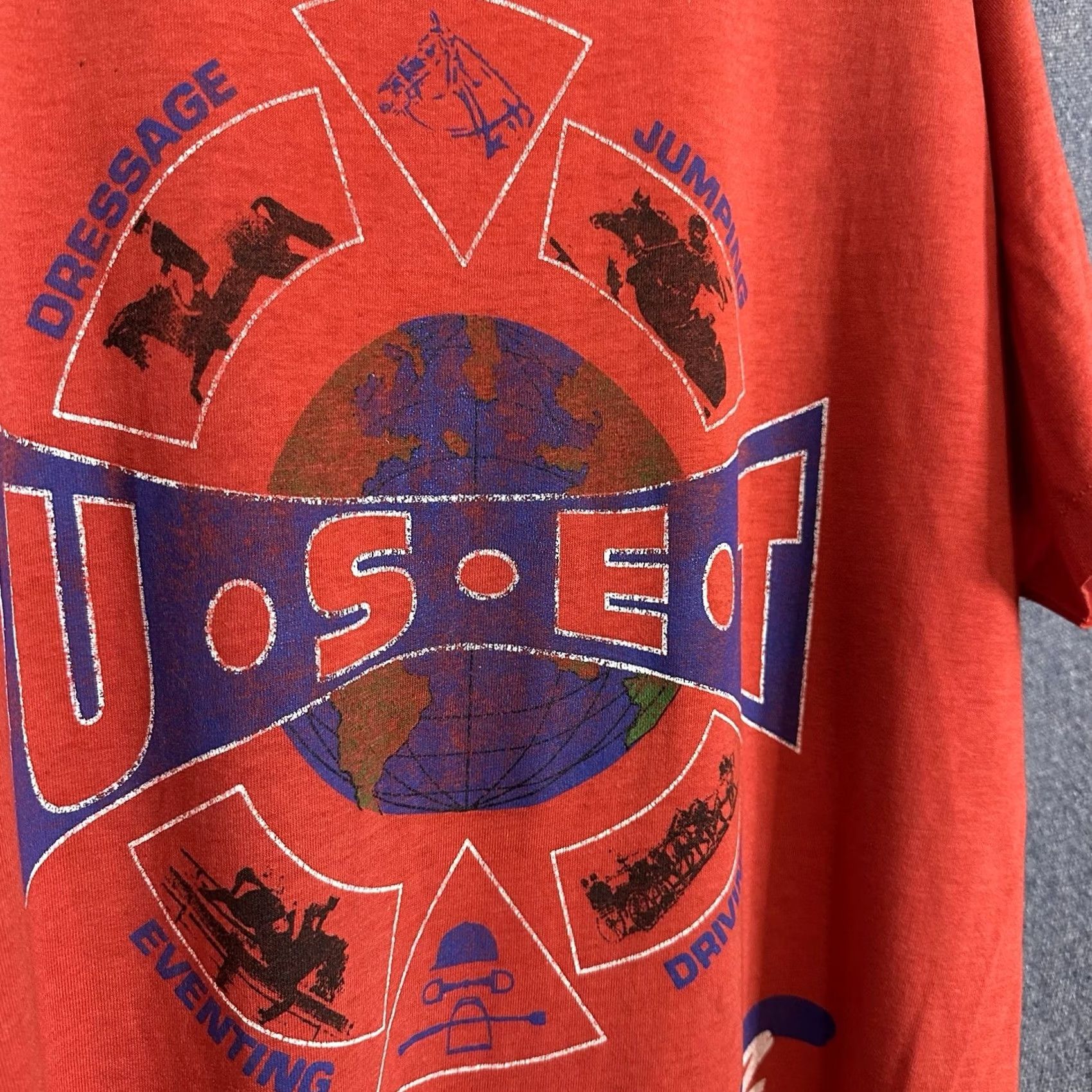Fruit Of The Loom VINTAGE 1992 USET Barcelona Olympic Games Faded Red T-Shirt XL 90s Nike Shirt Men T-Shirt Size US XL / EU 56 / 4 - 2 Thumbnail