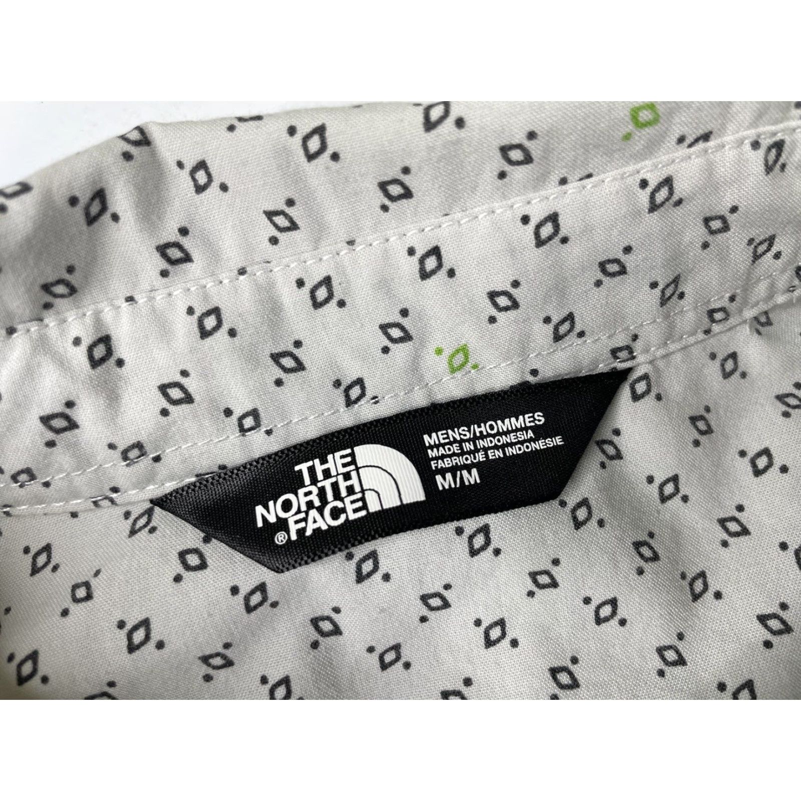 The North Face The North Face Shirt Mens Medium Button-Up Short Sleeve Slate Camp Geometric Size US M / EU 48-50 / 2 - 3 Thumbnail