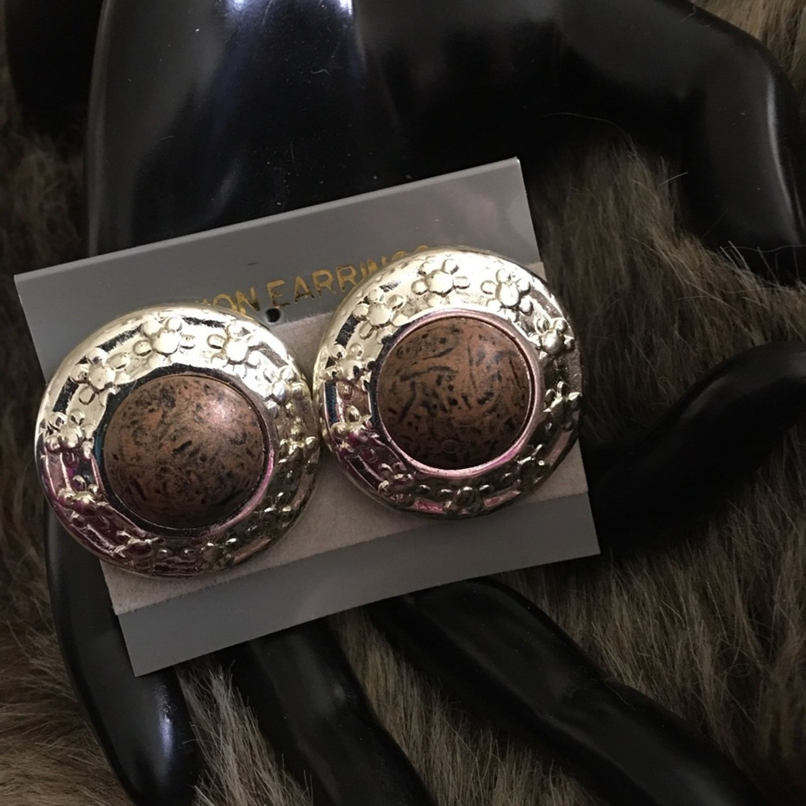 Jewelry Brown and floral textured silver pierced earrings Size ONE SIZE - 3 Thumbnail