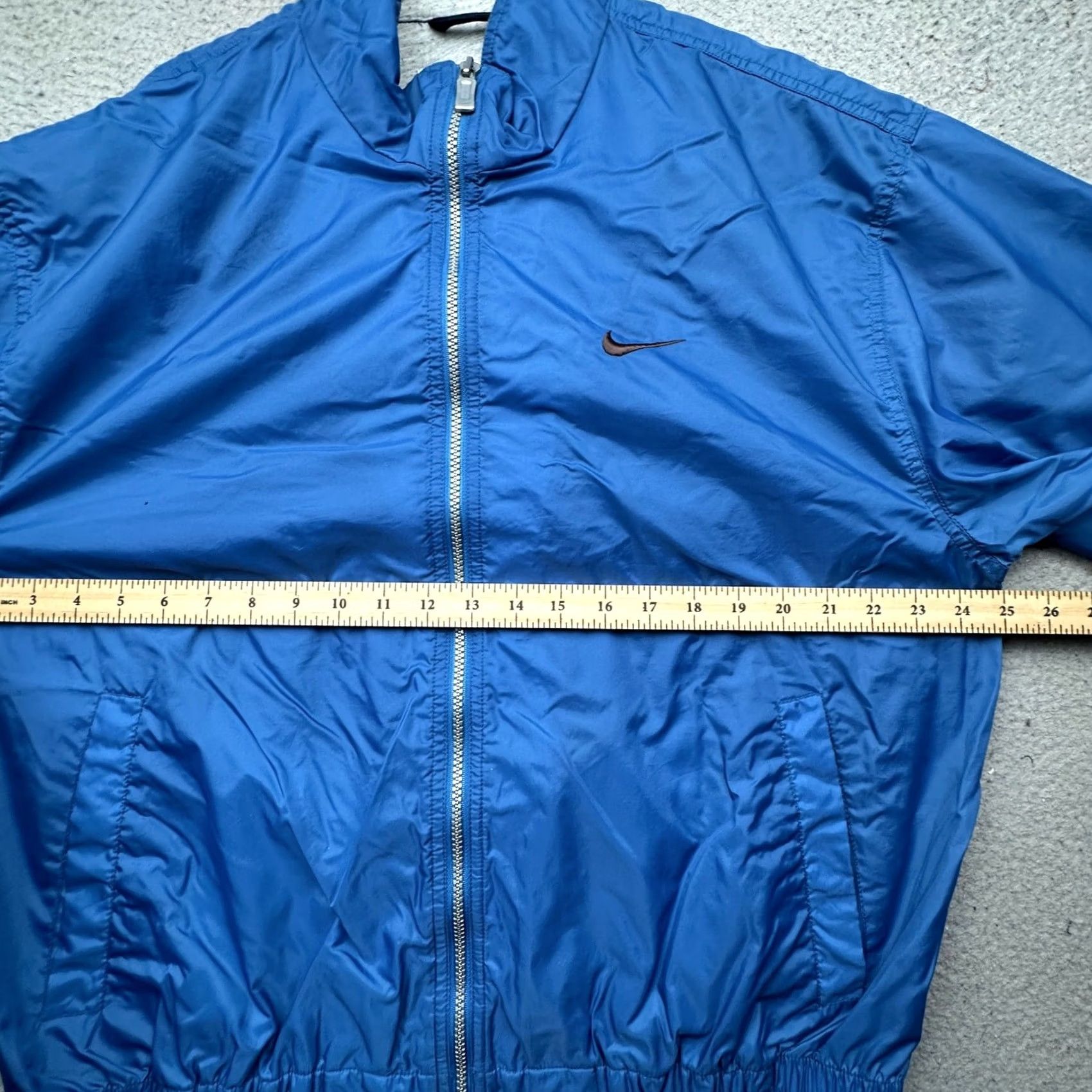 Nike VINTAGE Nike Windbreaker Jacket Mens Medium Royal Blue Swoosh Nylon Zipper Pockets Full Zip Lined 90s Sports Casual Travel Wear Mens Size US M / EU 48-50 / 2 - 5 Thumbnail