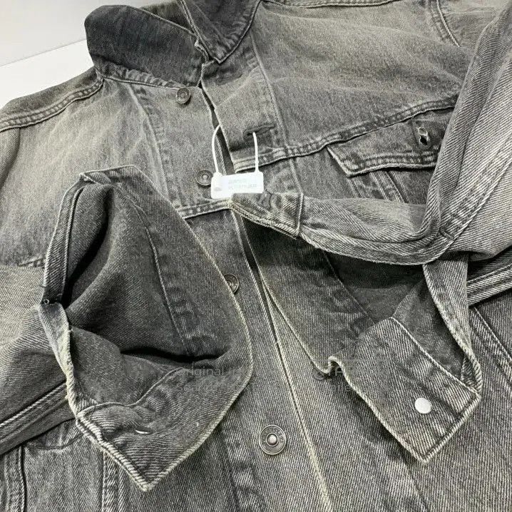 Balenciaga Balenciaga Men’s Vintage Wash Denim Jacket. Size US L / EU 52-54 / 3 - 6 Thumbnail