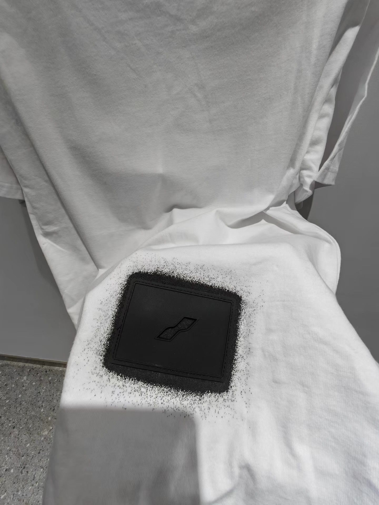 WE11DONE We11done Double Logo Letter Short Sleeve Tee Q15 Size US XS / EU 42 / 0 - 3 Thumbnail