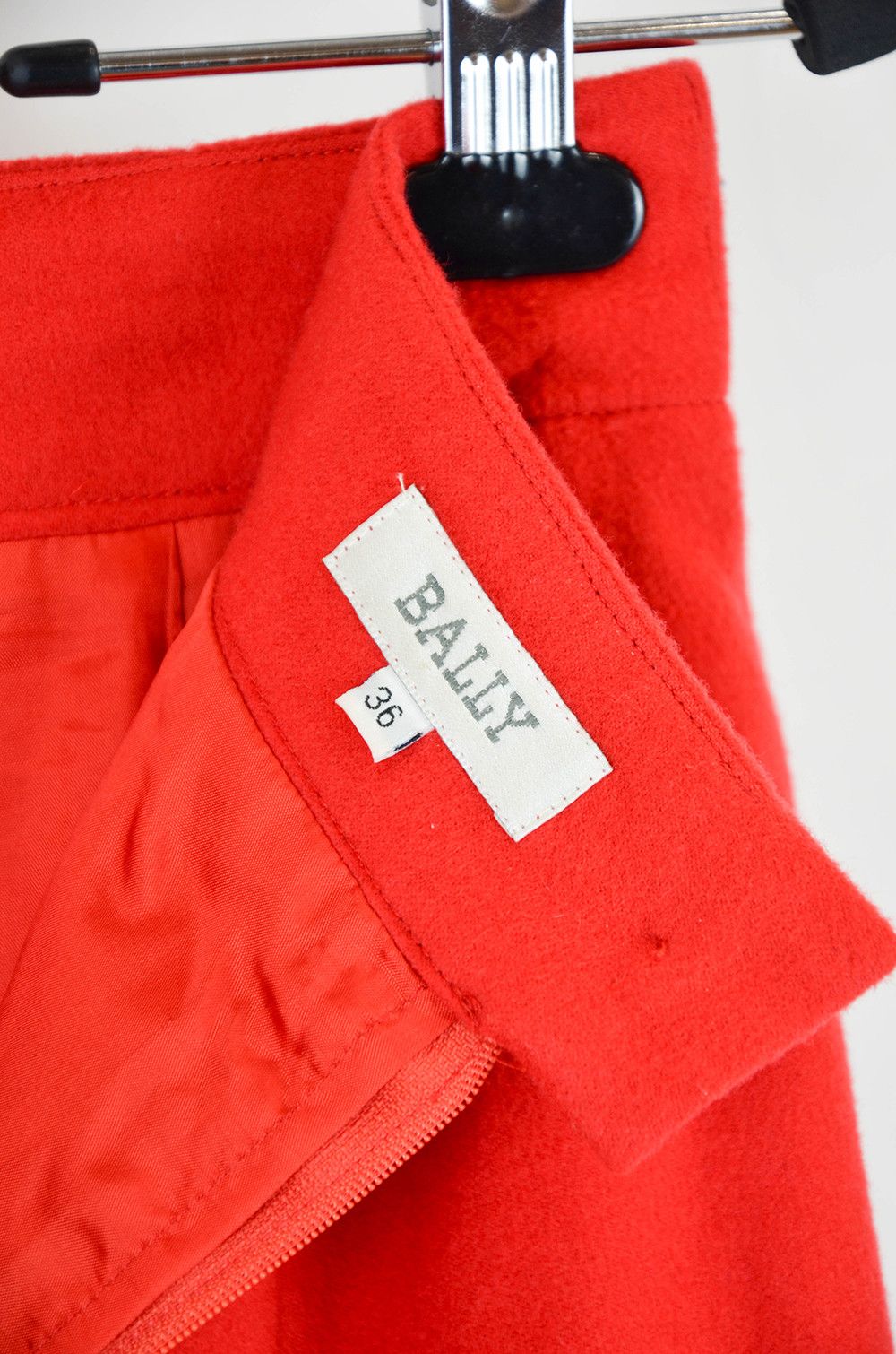 Bally BALLY Red Wool Blazer & Pencil Skirt Suit Set – Size EU 36 Size S / US 4 / IT 40 - 16 Thumbnail