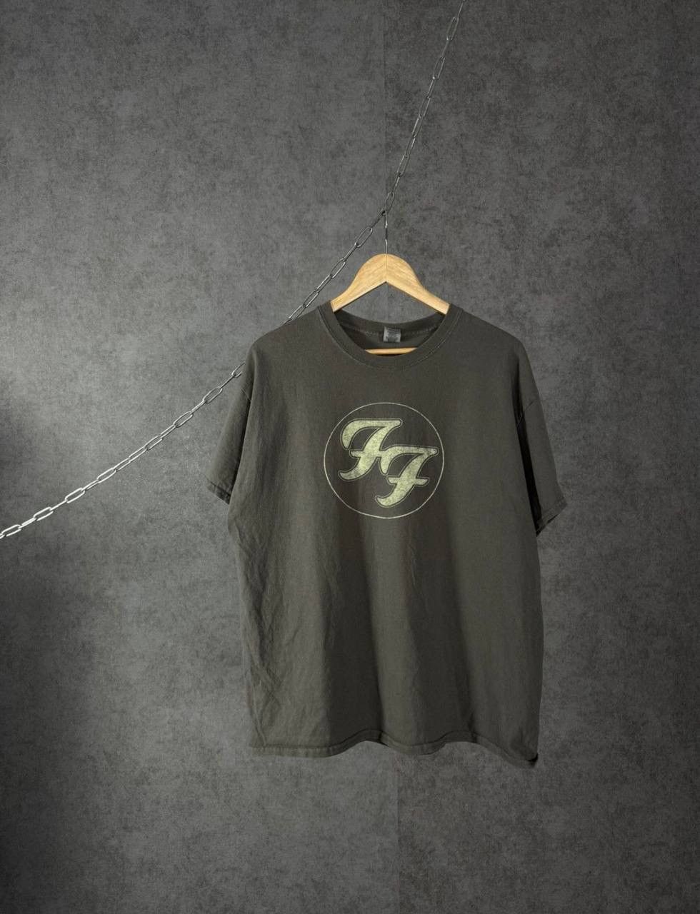 Band Tees Foo Fighters rock band center logo tee Size US XL / EU 56 / 4 - 1 Thumbnail