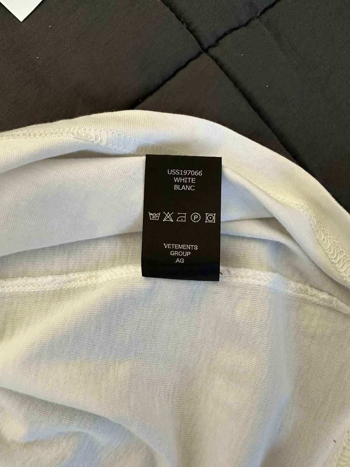 Vetements Vetements QR Code Tee Size US M / EU 48-50 / 2 - 9 Thumbnail