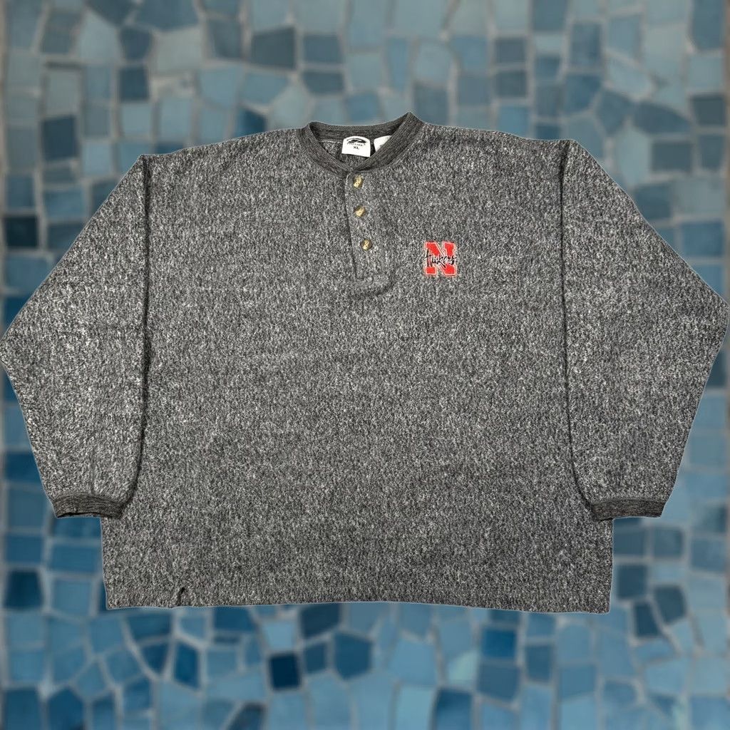 Vintage VINTAGE Sweatshirt Men XL Nebraska Cornhuskers Fleece Henley Long Sleeve Gray Size US XL / EU 56 / 4 - 1 Thumbnail