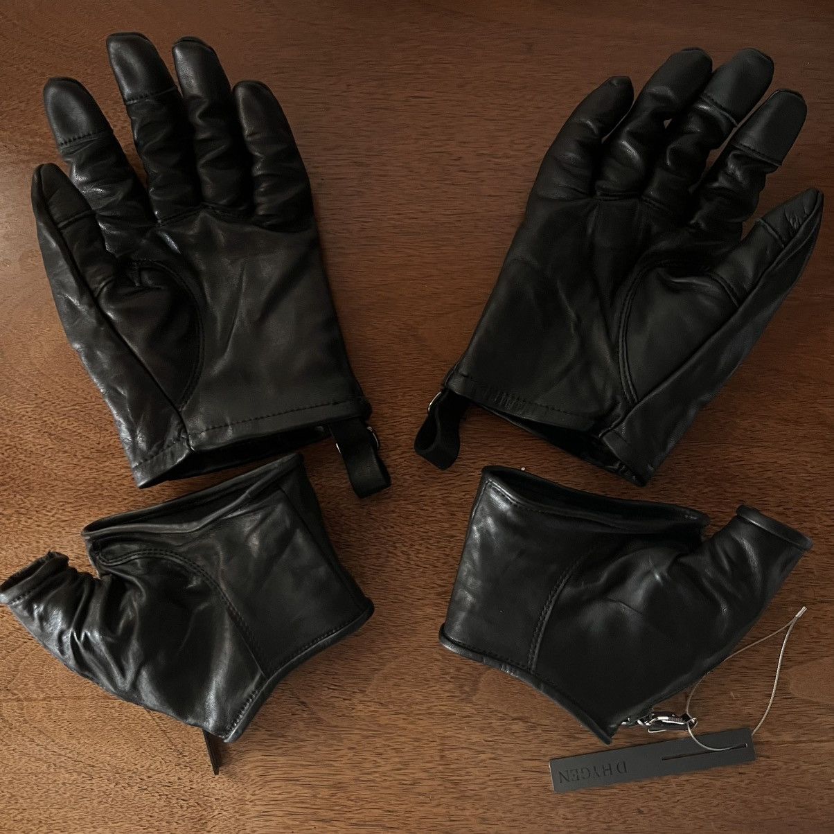 D.Hygen D.HYGEN Horse Leather Zip Gloves (BLACK) | Grailed