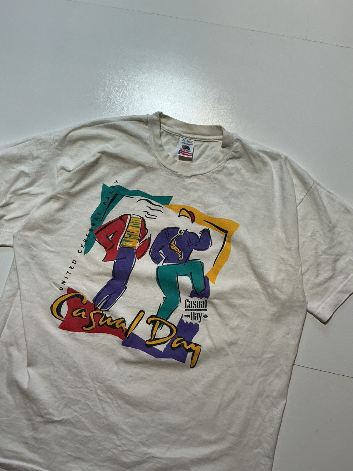 Fruit Of The Loom Vintage 90s Levis Casual Day United Single Stitch T-Shirt Size US XL / EU 56 / 4 - 3 Thumbnail