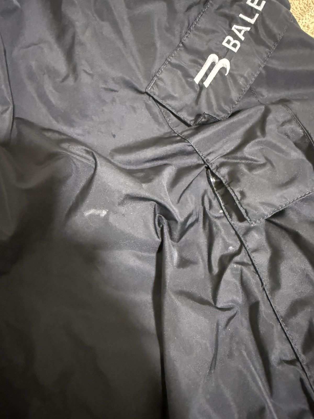 Balenciaga Balenciaga Technical Baggy Cargo Pants Size US 28 / EU 44 - 12 Thumbnail