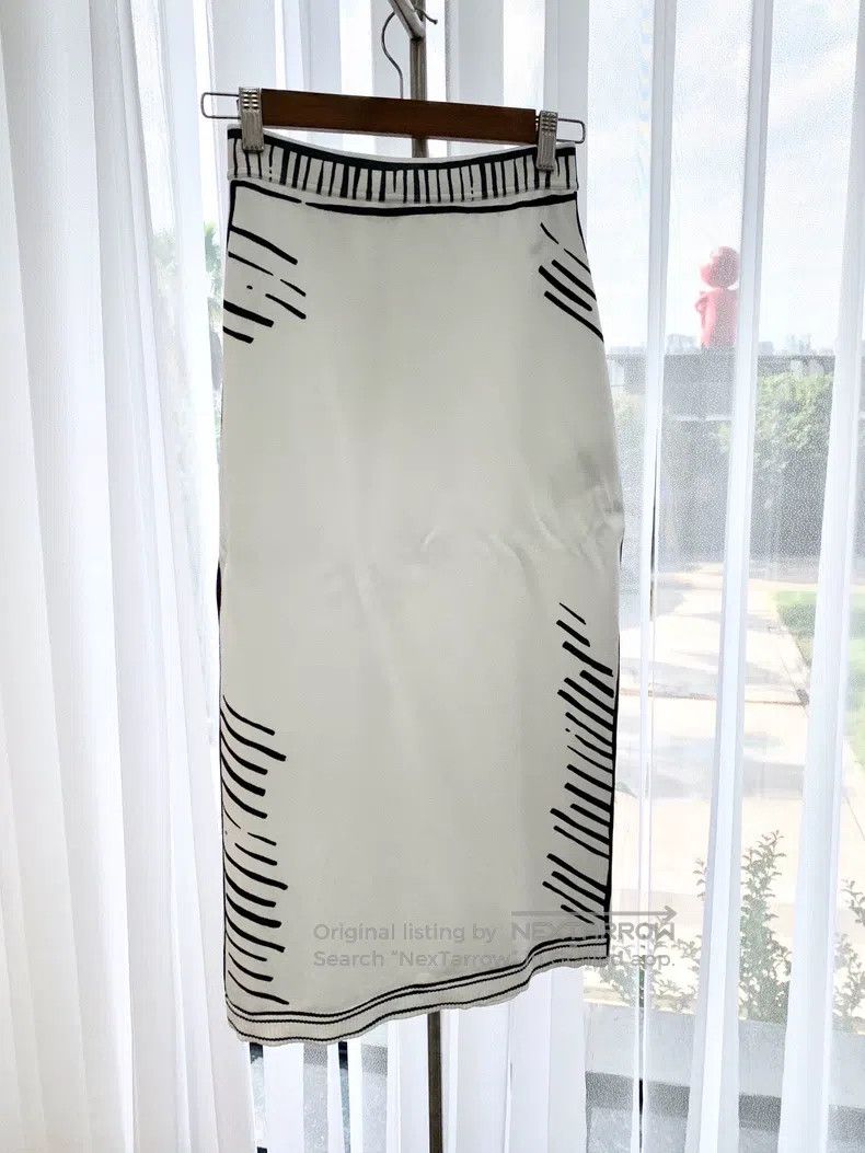 Fendi Fendi Line Graffiti Knit Skirt White Size 26" / US 2 / IT 38 - 1 Thumbnail