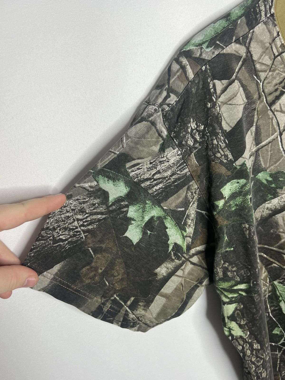Hunter × Realtree × Vintage 🔥Crazy Vintage Y2K Realtree Camo Boxy Esseltial Skater Tee🔥 Size US XL / EU 56 / 4 - 7 Thumbnail