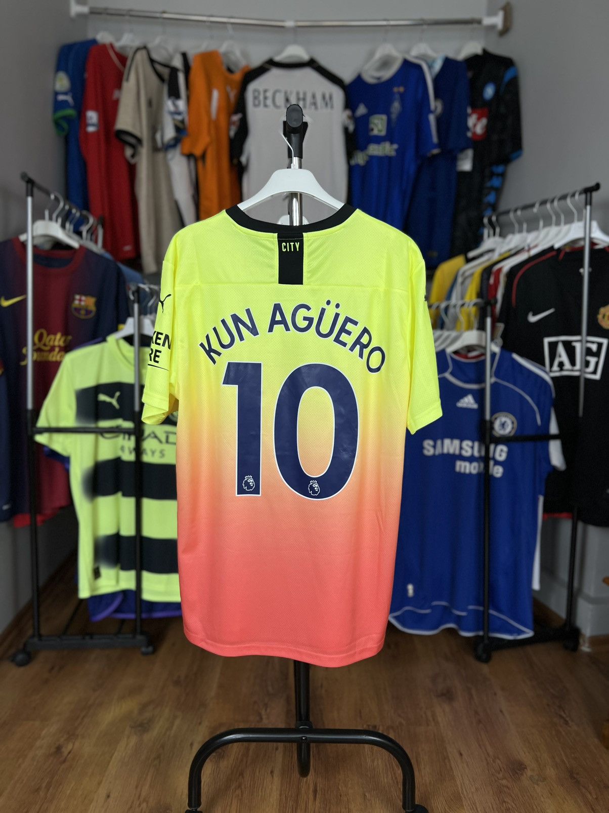 Puma Soccer Jersey Puma Manchester City 2019/20 Kun Agüero #10 Size US L / EU 52-54 / 3 - 1 Thumbnail