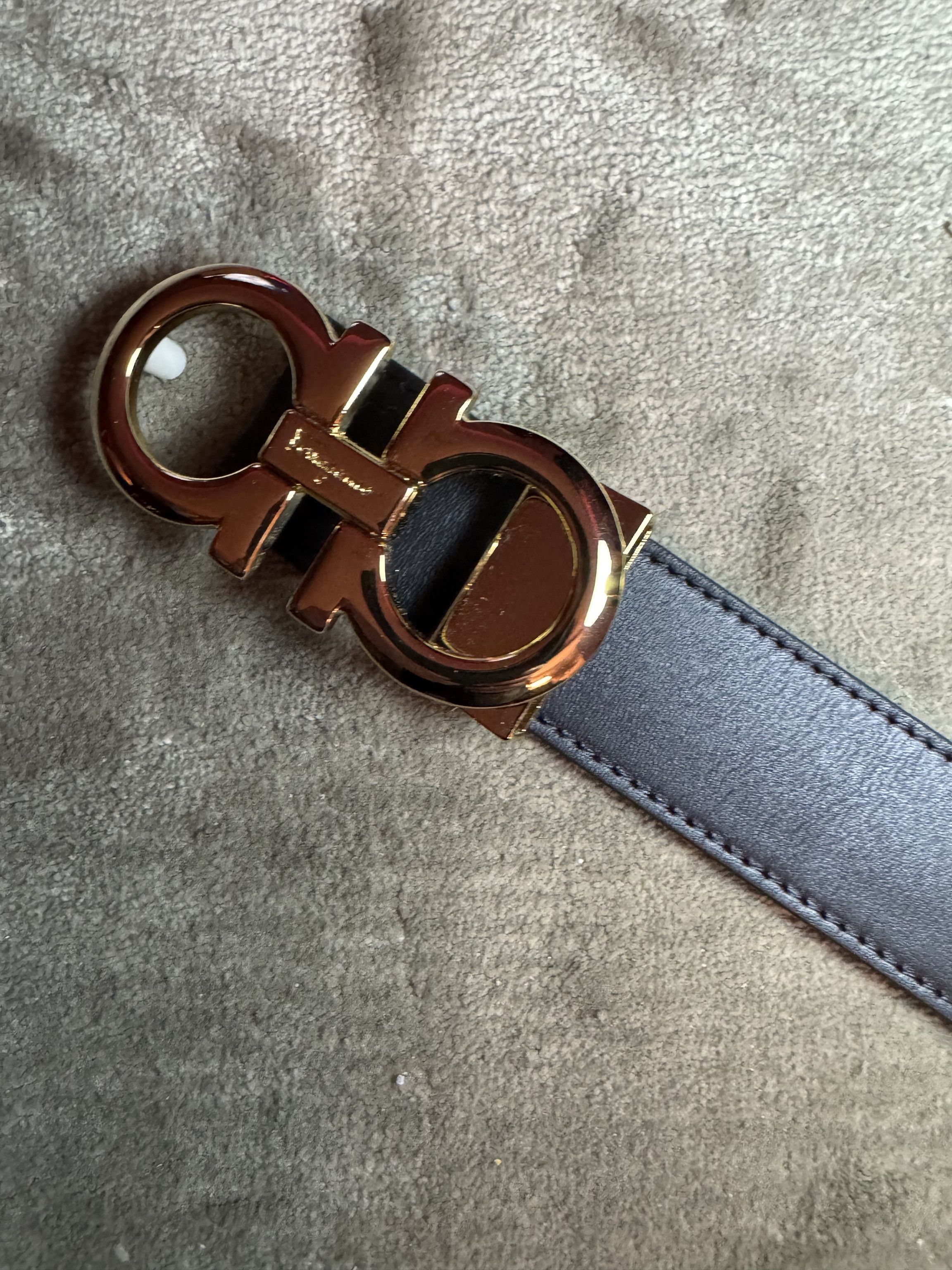Salvatore Ferragamo Salvatore Ferragamo black leather belt with gold buckle Size 40 - 4 Thumbnail