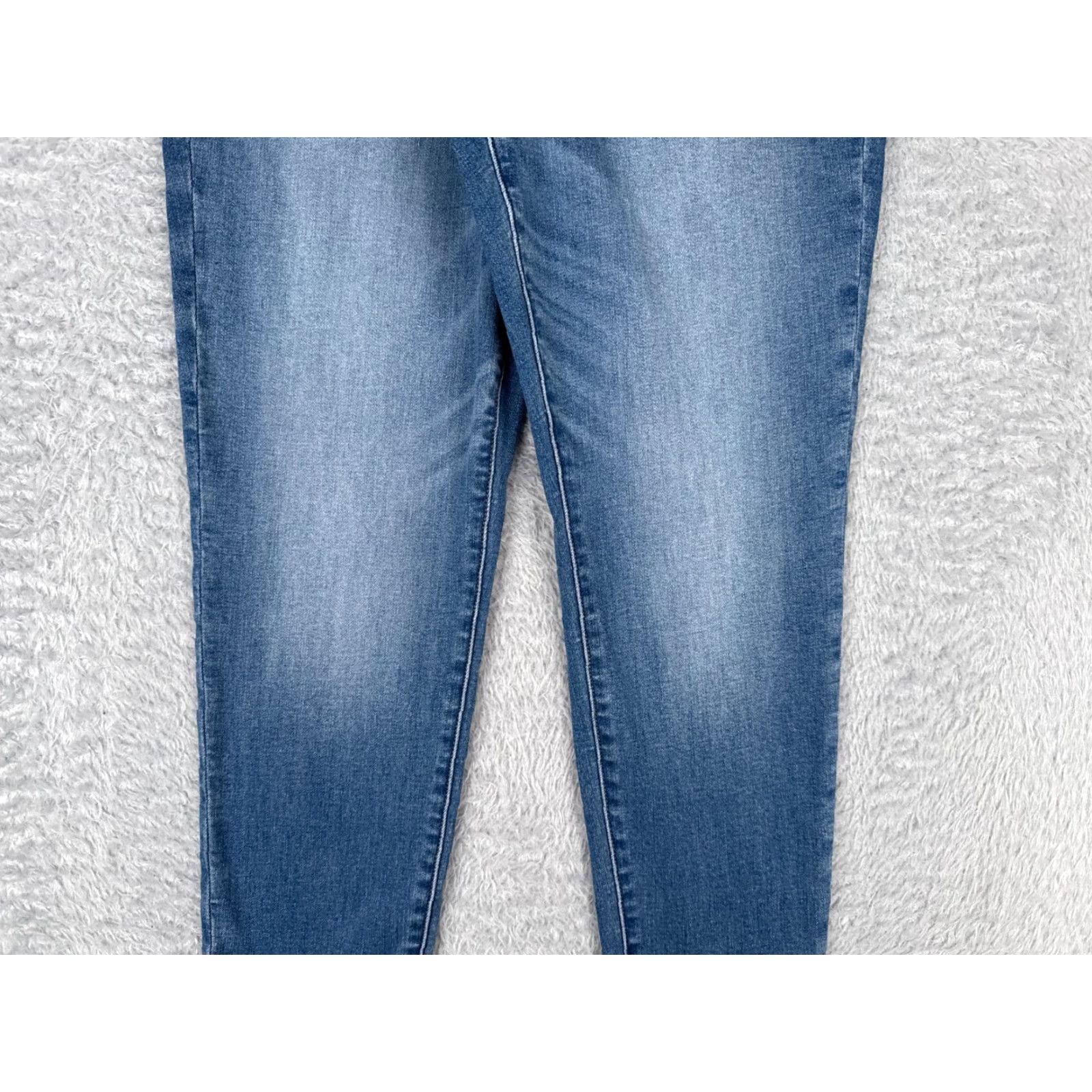 American Eagle Outfitters American Eagle Outfiters Jeans Women 8 Blue Denim Jegging Stretch Distressed Zip 27x27 5-Pocket Design Inseam 27 Size 30" / US 8 / IT 44 - 3 Thumbnail