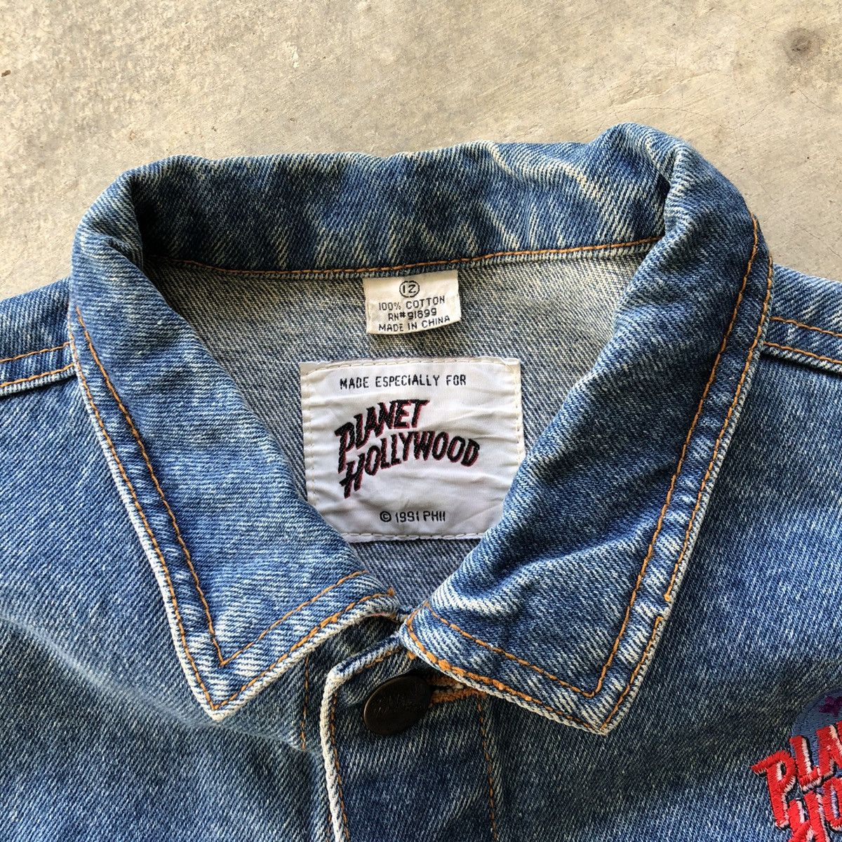 Planet Hollywood × Vintage PLANET HOLLYWOOD 1991 Embroidery Logo Trucker Denim Jacket Size US M / EU 48-50 / 2 - 10 Thumbnail