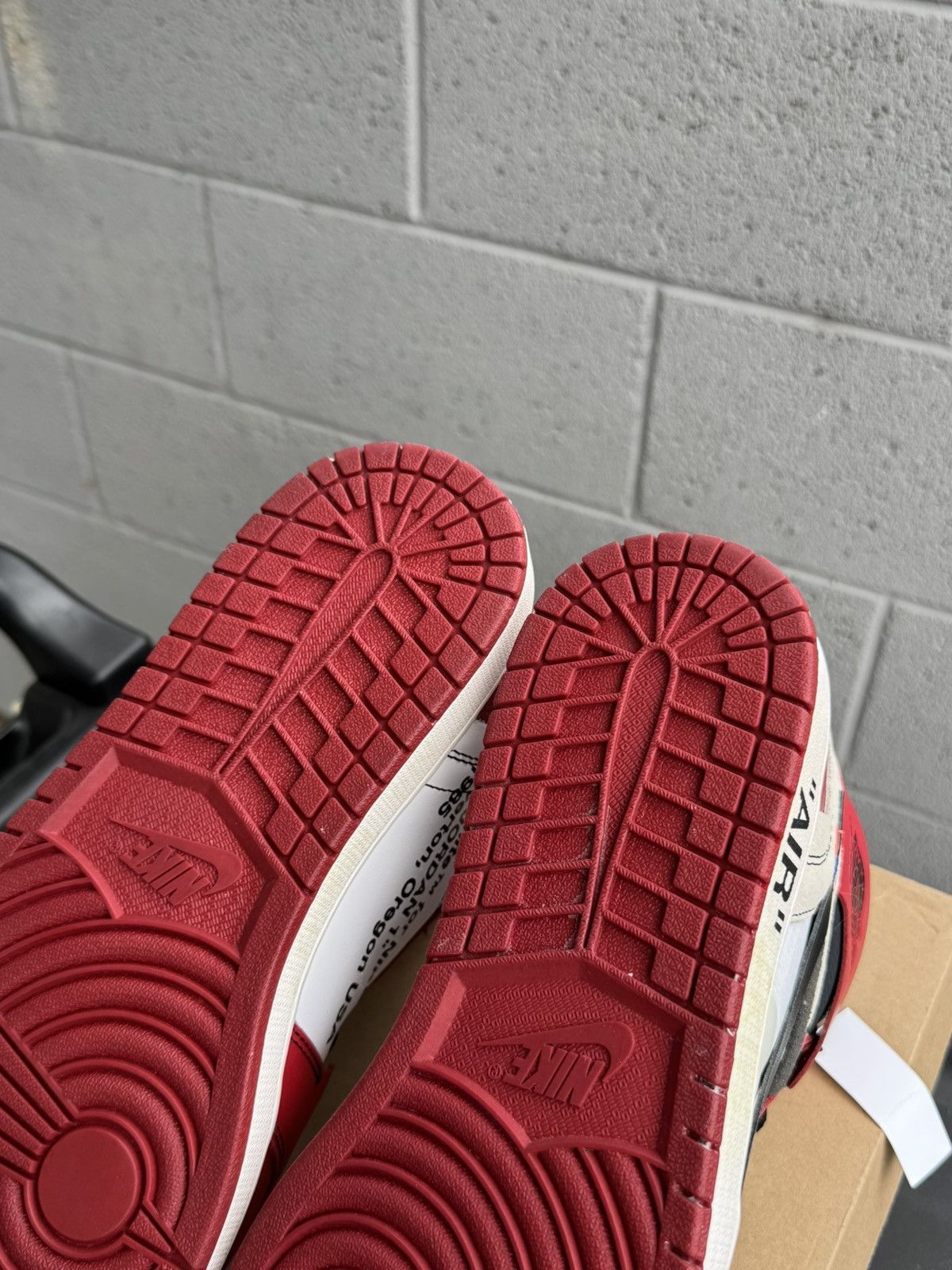Nike × Off-White OFF-WHITE OFF WHITE JORDAN 1 RETRO HIGH OG CHICAGO SIZE 13 Size US 13 / EU 46 - 15 Thumbnail