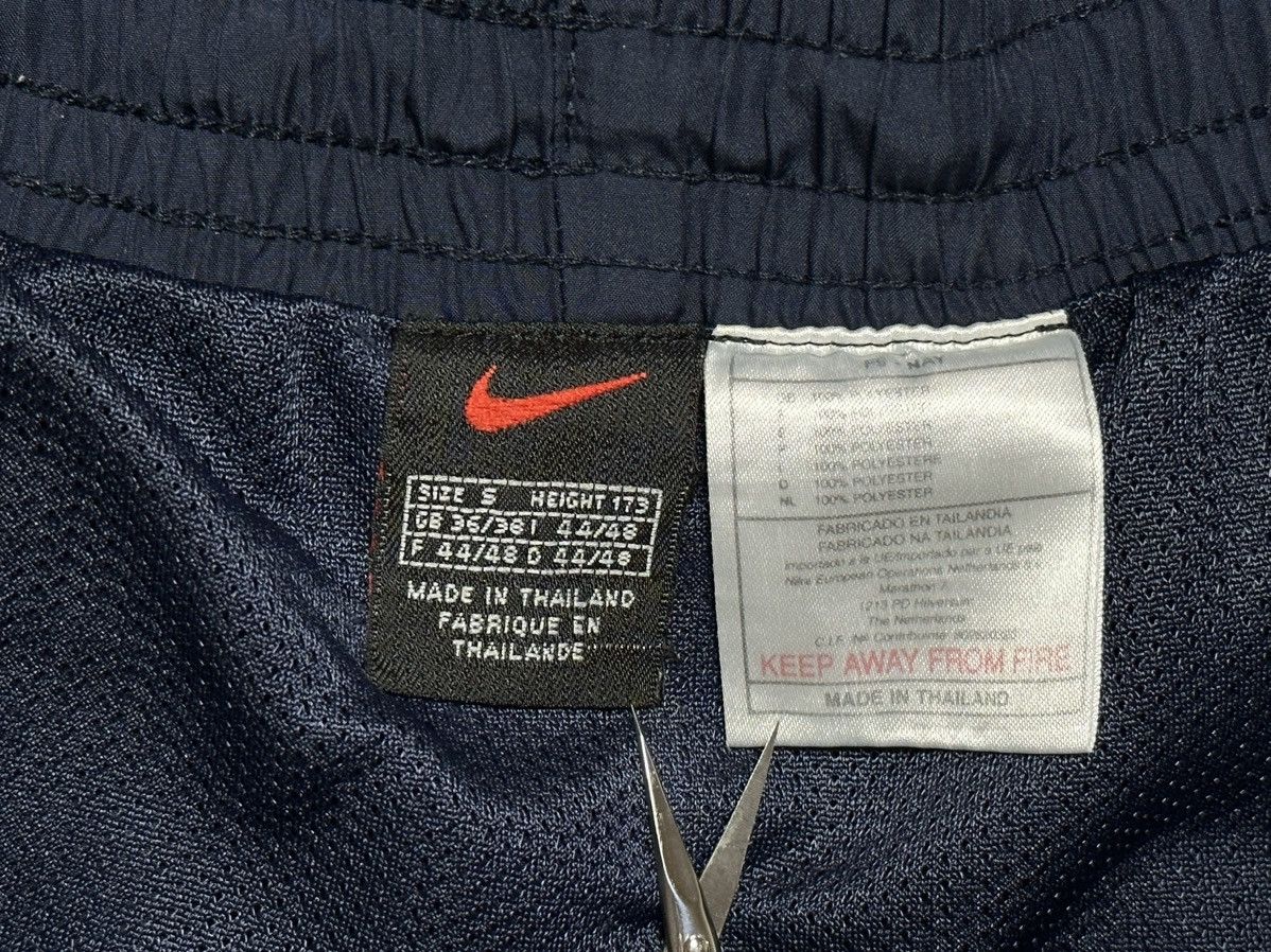 Vintage Vintage Nike Shorts Size S Y2K Size US 30 / EU 46 - 9 Thumbnail