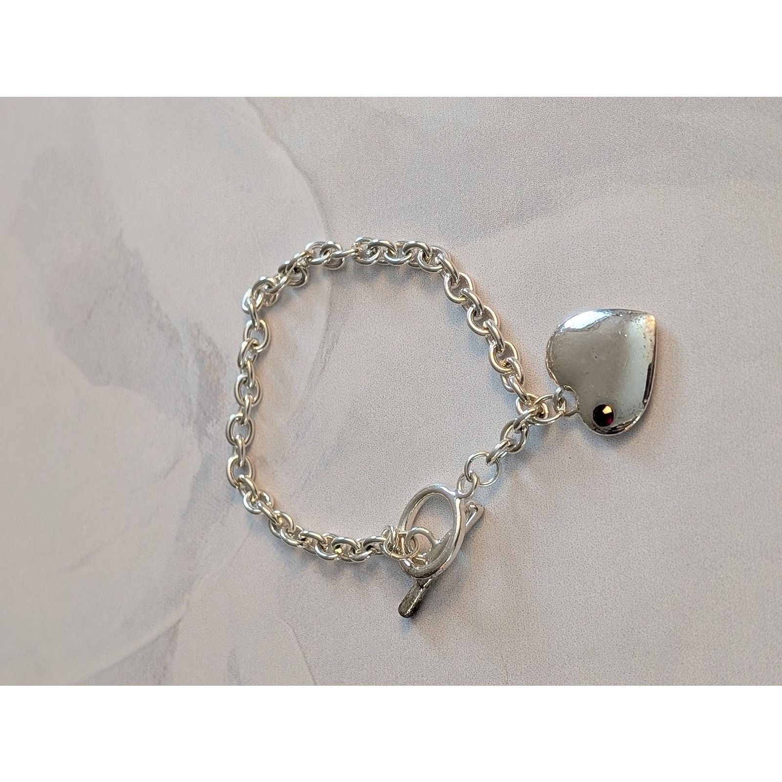 Vintage VTG 7" Silver-Tone Cable Chain Garnet Heart Charm Bracelet Size ONE SIZE - 5 Thumbnail
