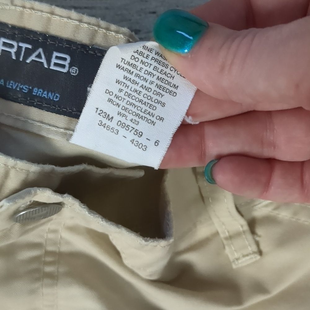 Levi's Levi's silvertab cream cargo shorts size 38 Size US 38 / EU 54 - 5 Thumbnail
