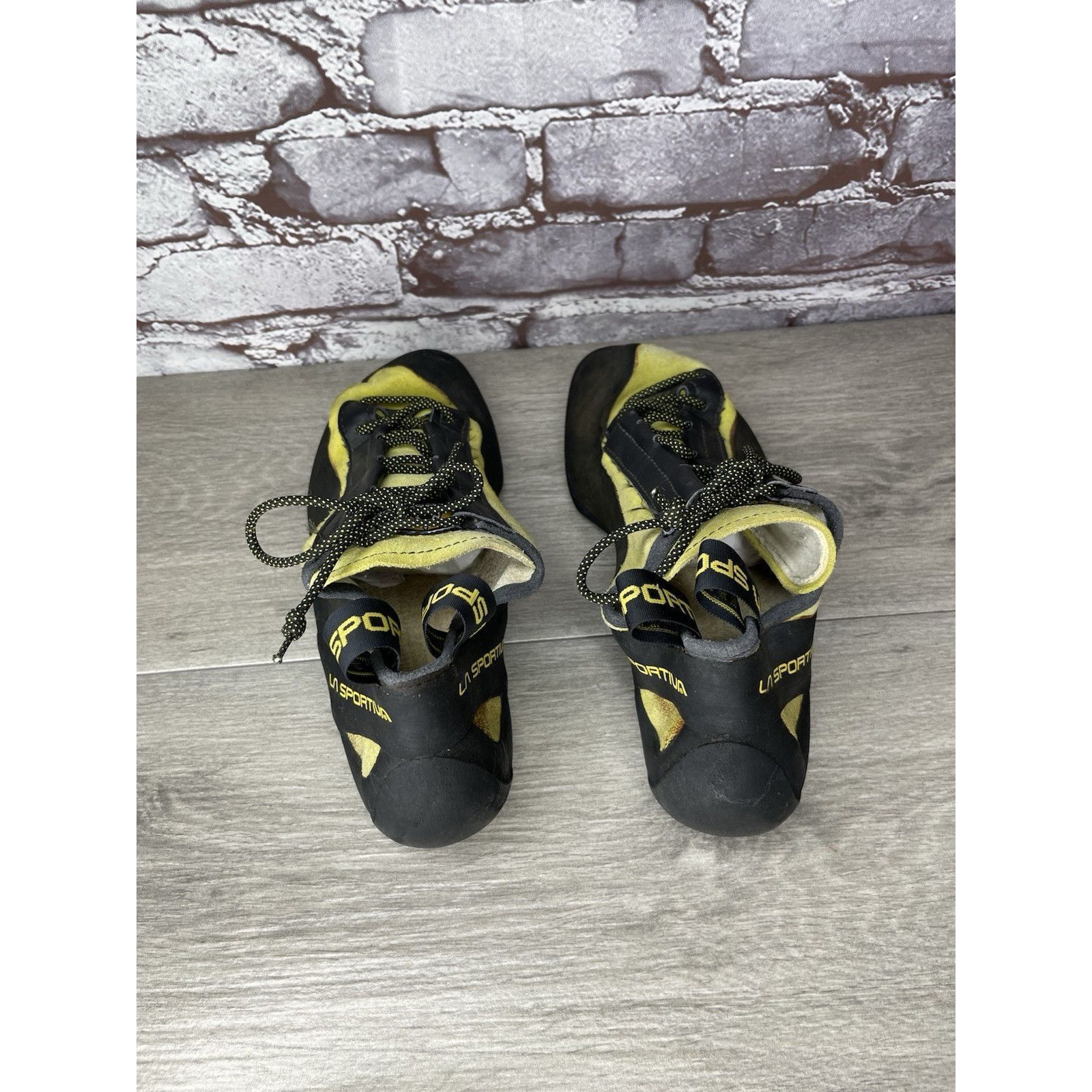 La Sportiva La Sportiva Vibram Miura Black Synthetic Yellow Climbing Sho Size US 10.5 / EU 43-44 - 6 Thumbnail