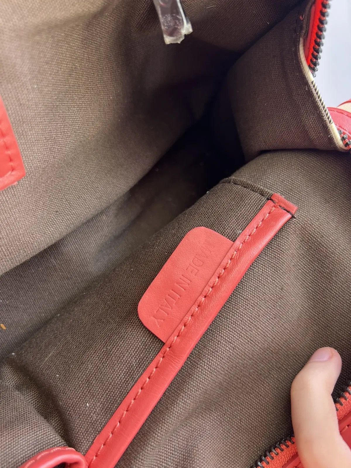 Burberry × Vintage Vintage Burberry Red Patent Leather Nova Check Tote Bag Size ONE SIZE - 13 Thumbnail