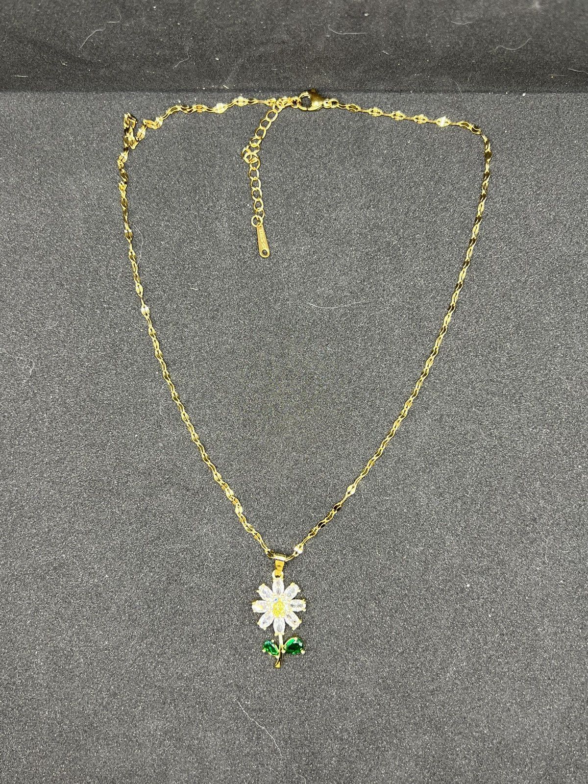 Jewelry Daisy flower gold chain necklace Size ONE SIZE - 1 Thumbnail