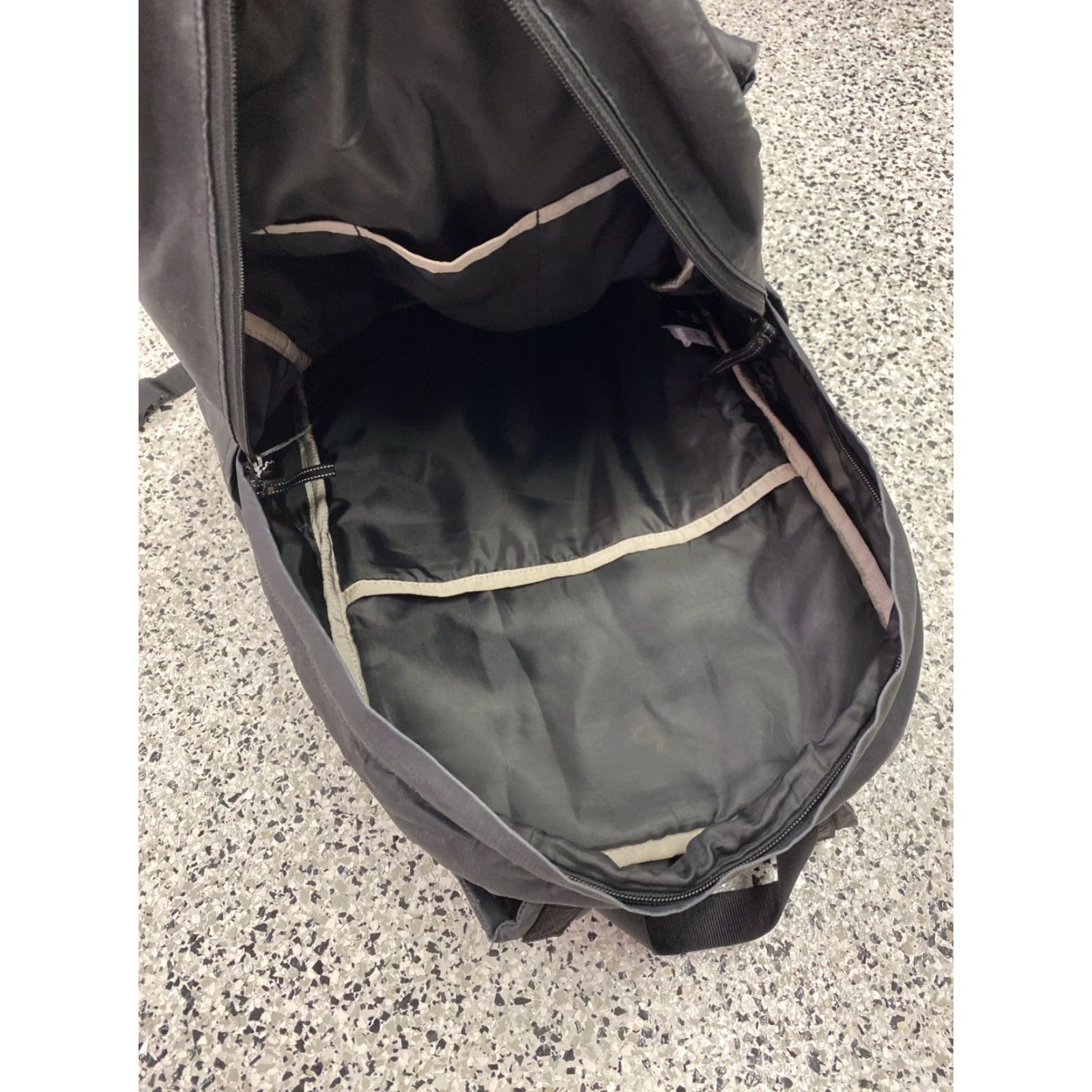 Vintage Timbuk2 Vinyl Laptop Backpack Black Unisex Medium Bag Backpack Travel Carryon Adjustable Straps Padded Nylon Vinyl Water Repellent Size ONE SIZE - 7 Thumbnail