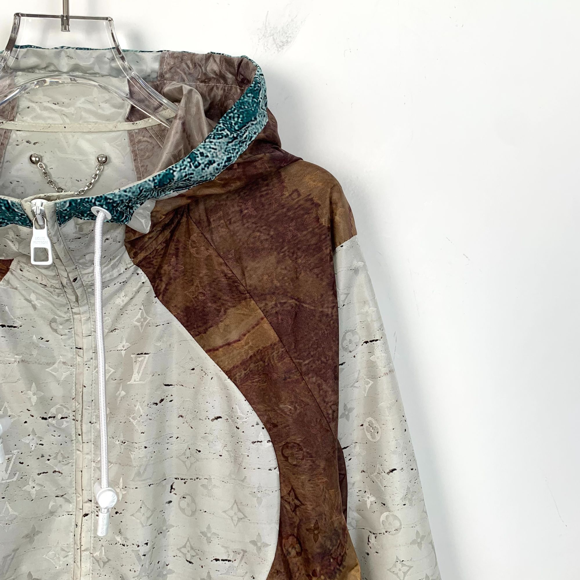 Louis Vuitton Louis Vuitton Multicolor Monogram Windbreaker Jacket With Ho Size US S / EU 44-46 / 1 - 3 Thumbnail