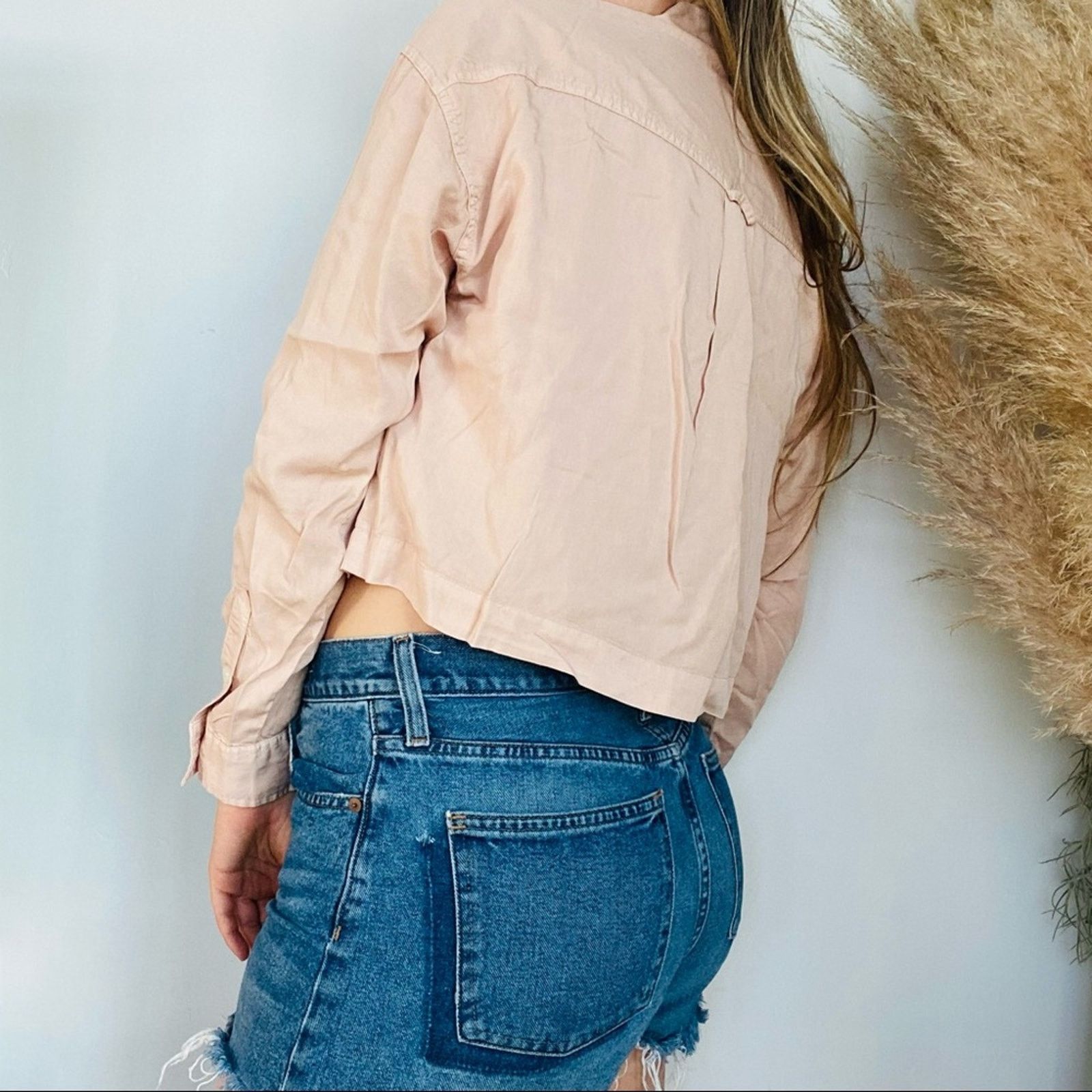 Forever 21 FOREVER Blush Pink Button Long Sleeve Crop Top Blouse Shirt Size M / US 6-8 / IT 42-44 - 2 Thumbnail