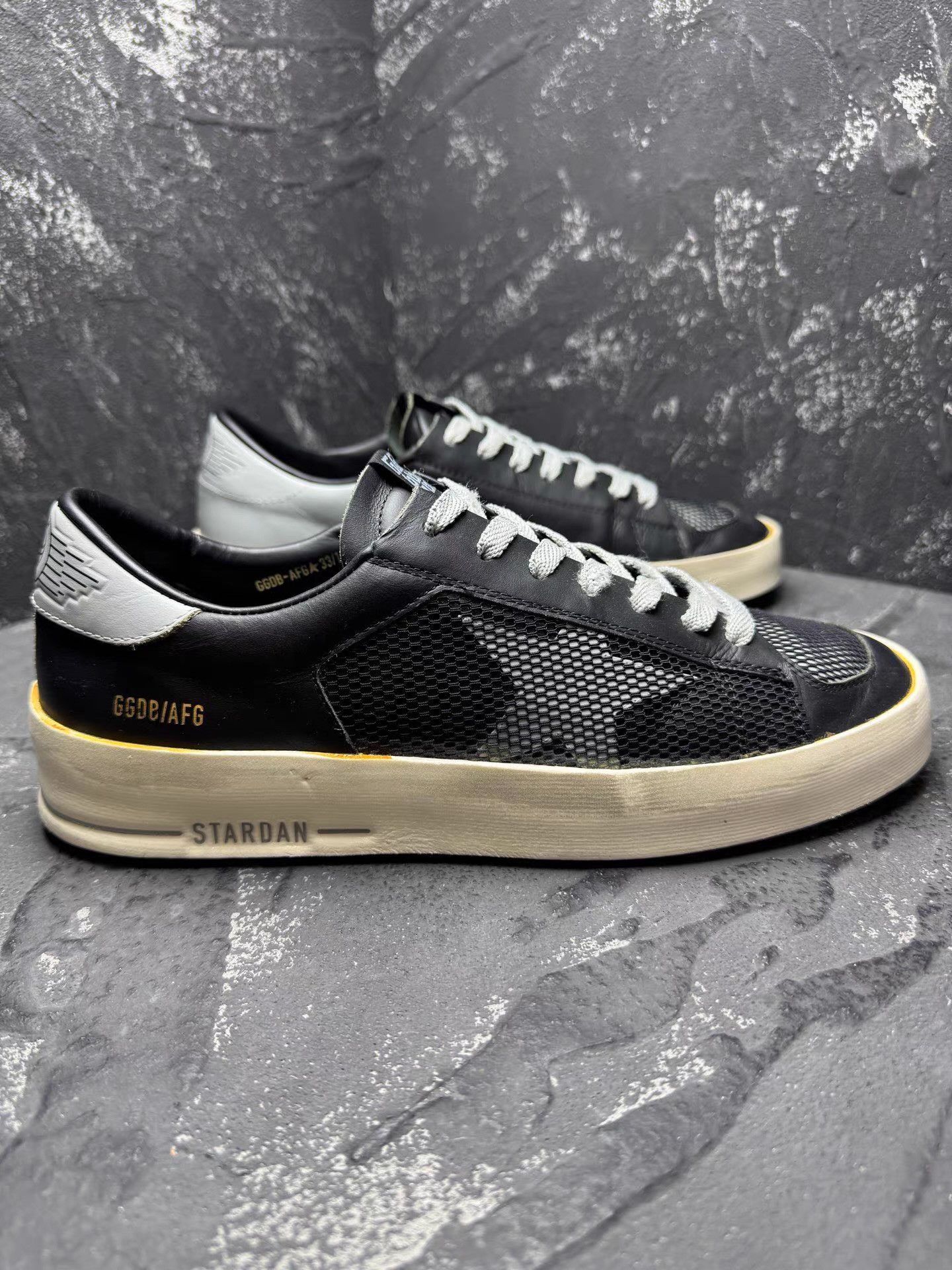 Golden Goose Golden Goose Black & Gray Mesh Distressed Sneakers Q10 Size US 7 / EU 40 - 5 Thumbnail