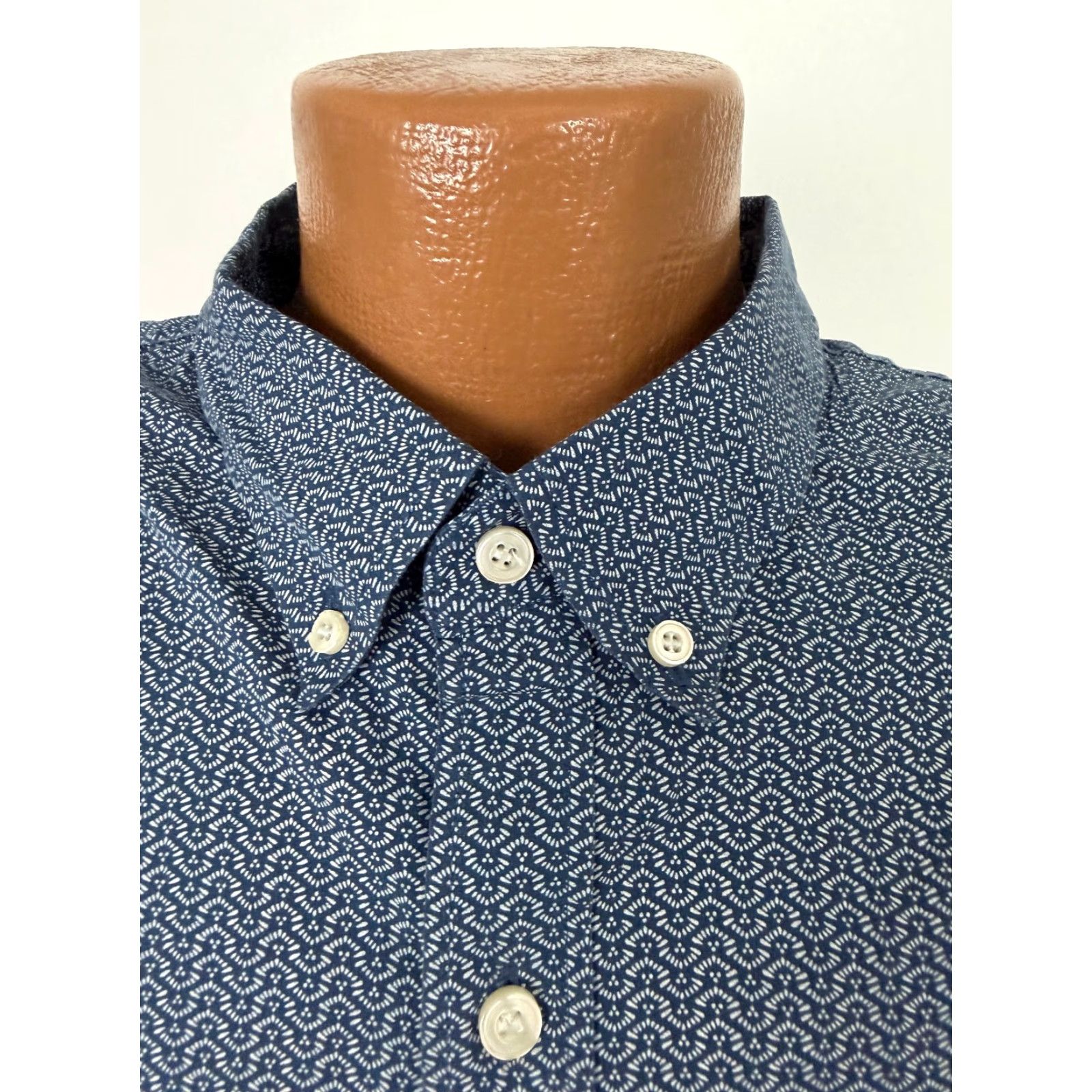 Dockers VINTAGE Dockers Shirt Men XXL Geometric Button-Up Navy Blue Cotton Polyester Elastane Stretch Pockets Travel Casual 90s 2XL Mens Size US XXL / EU 58 / 5 - 4 Thumbnail