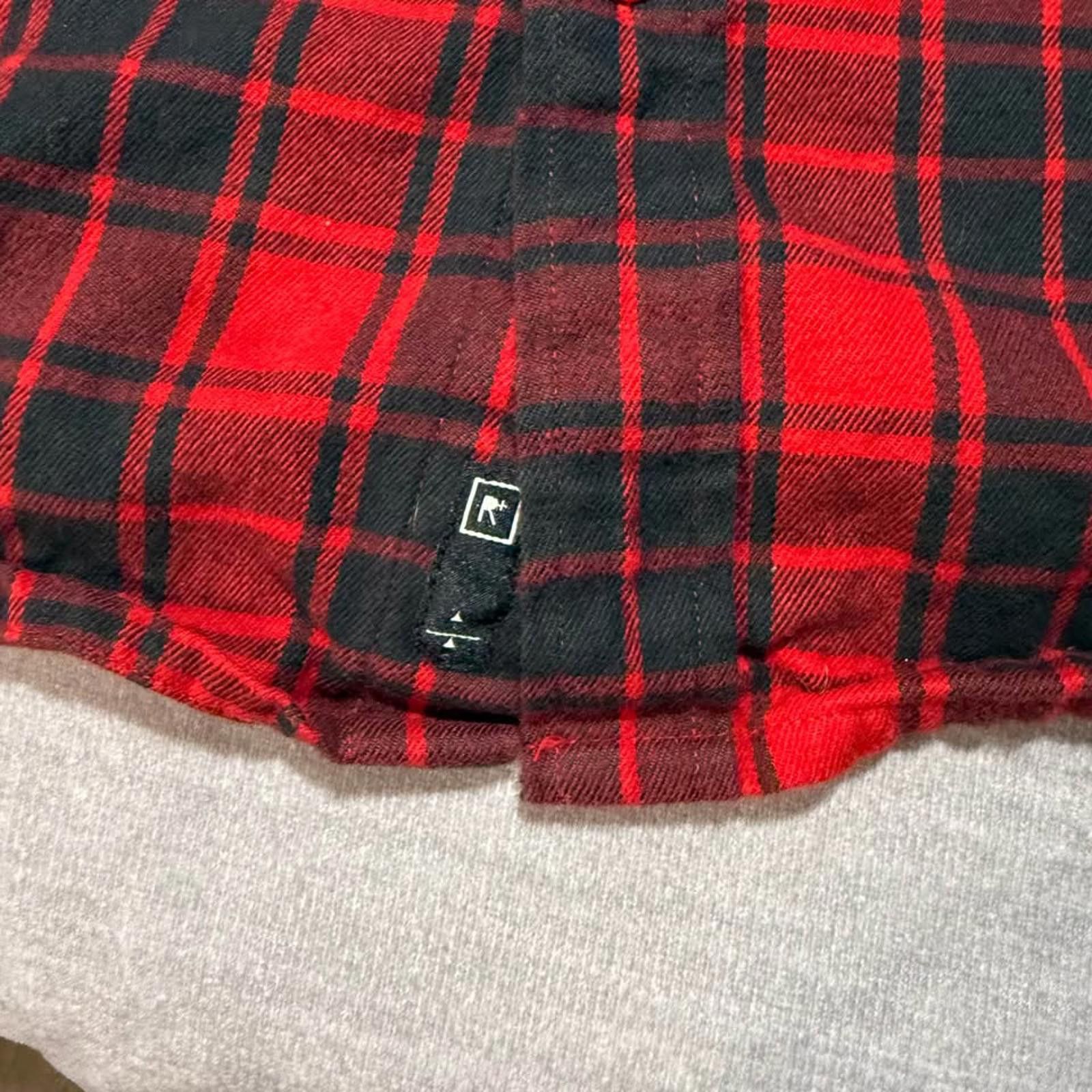 Rocawear Roca wear Men's XL Black/Red Buffalo Plaid Button Shirt Size US XL / EU 56 / 4 - 2 Thumbnail