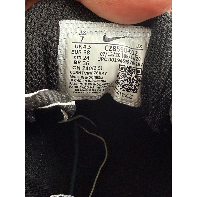 Nike Nike Revolution Size 7 Women's Pre-Owned Size US 7 / IT 37 - 2 Thumbnail