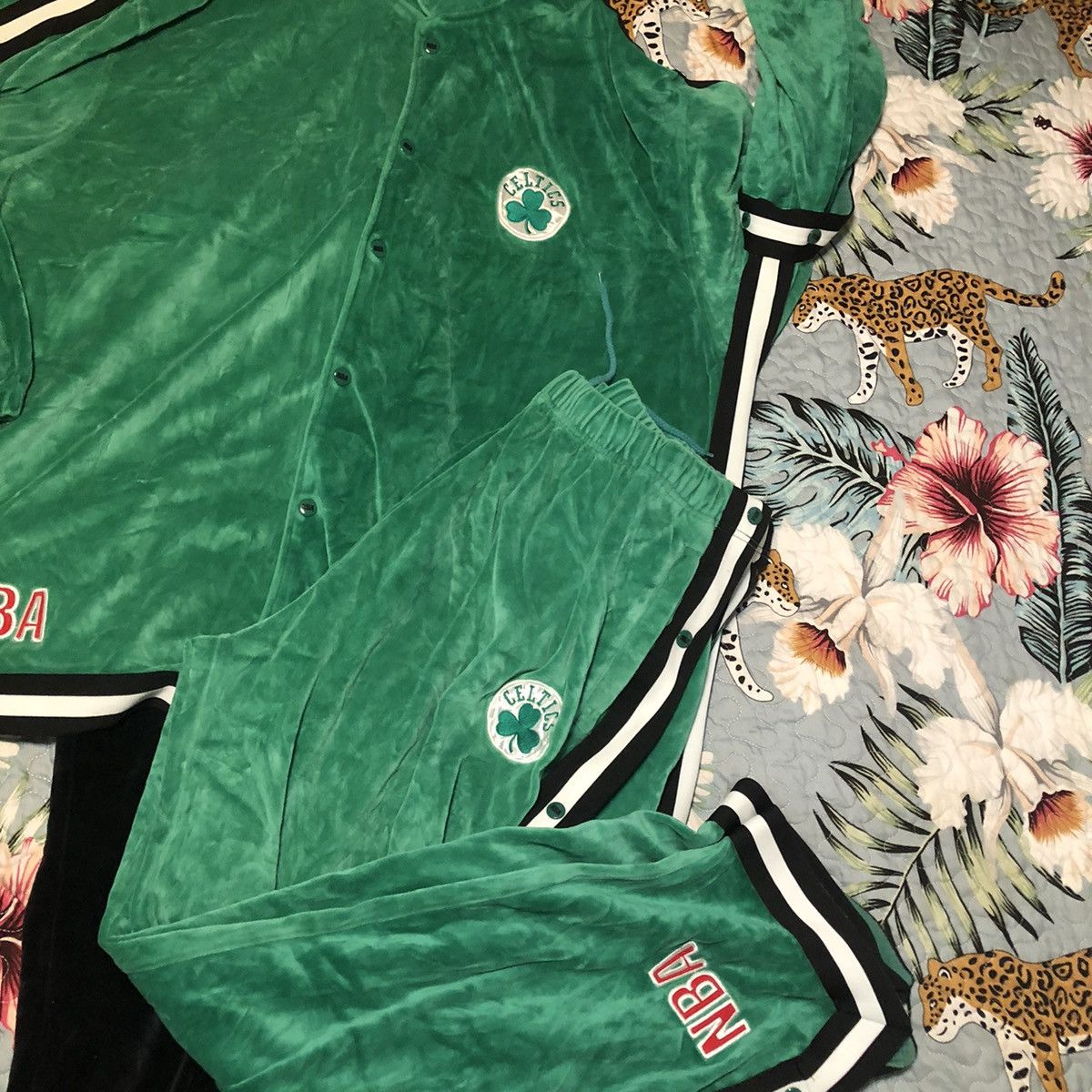 NBA NBA Vintage Warmup Suit Celtics Size US 44 / EU 60 - 11 Thumbnail