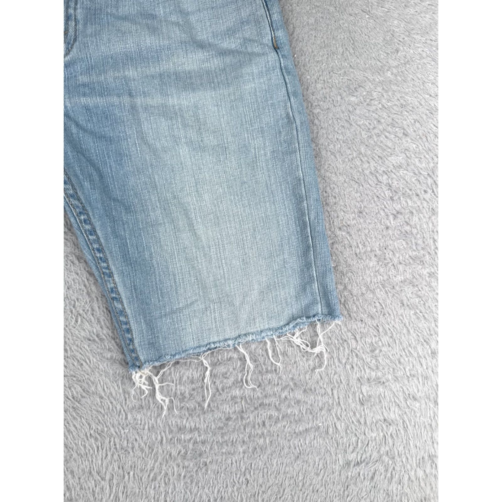 Levi's Levi's Shorts Girl 14 Blue Cut Off Slim Low Regular Fit 100% Cotton Low Rise 24x9 Denim Shorts Teens 14 Blue 80s Cross Womens Girls Size 36" / US 14 / IT 50 - 2 Thumbnail