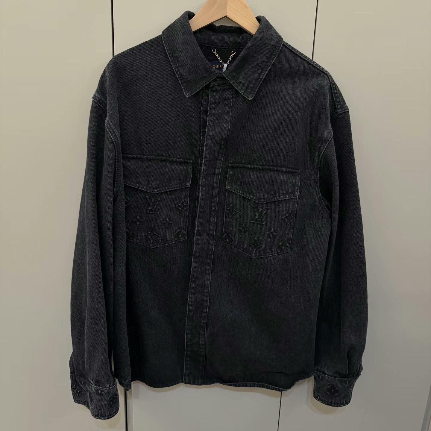 Louis Vuitton new louis vuitton embossed denim jacket Size US M / EU 48-50 / 2 - 1 Thumbnail