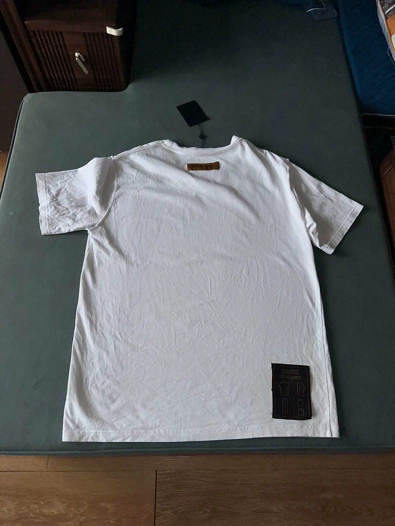 Louis Vuitton Louis Vuitton Back slogan instructions plain white short sl Size US XXL / EU 58 / 5 - 9 Thumbnail