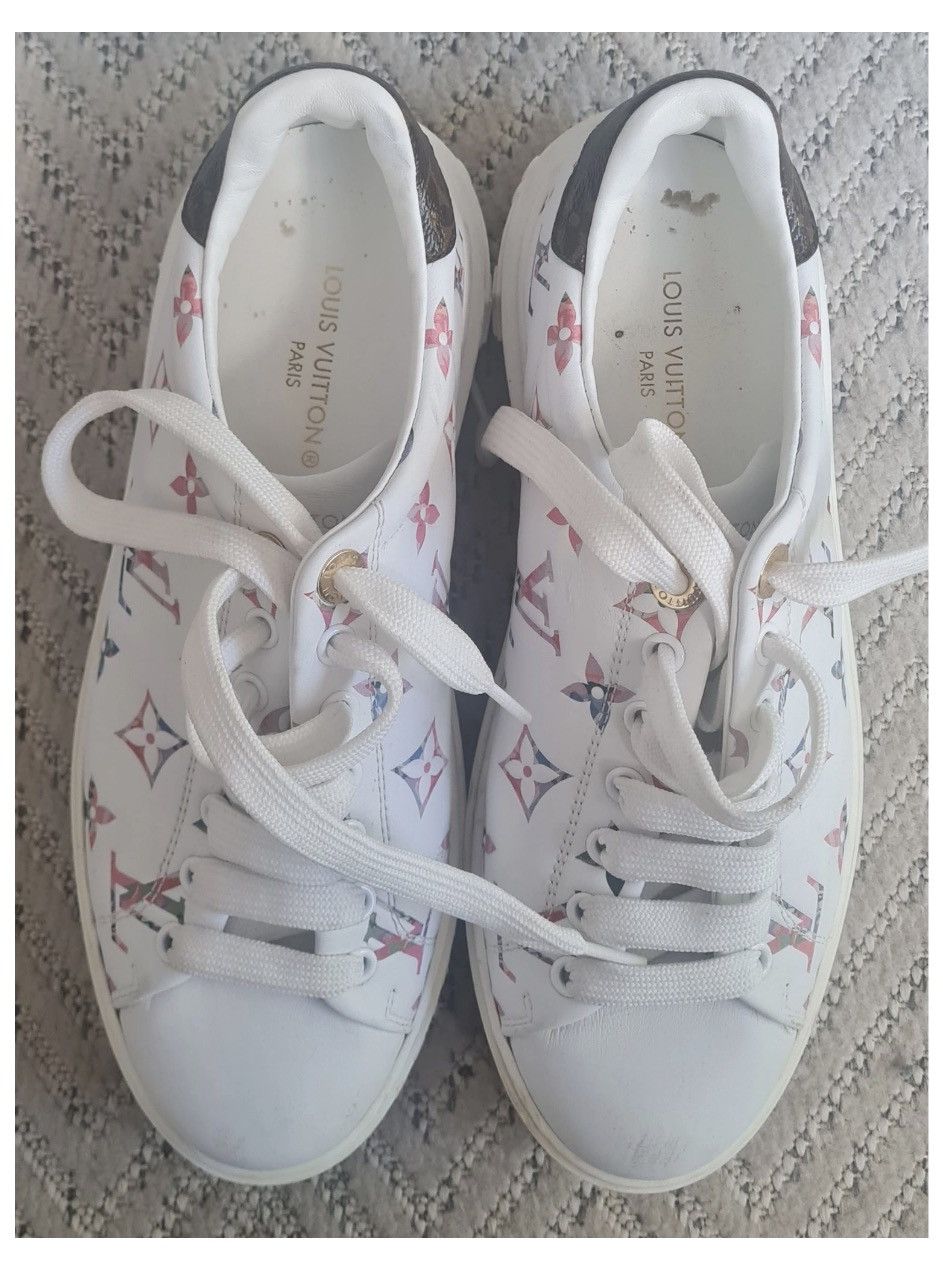 Louis Vuitton LV sneakers -authentication tag attached✅very good condition Size US 7 / IT 37 - 7 Thumbnail