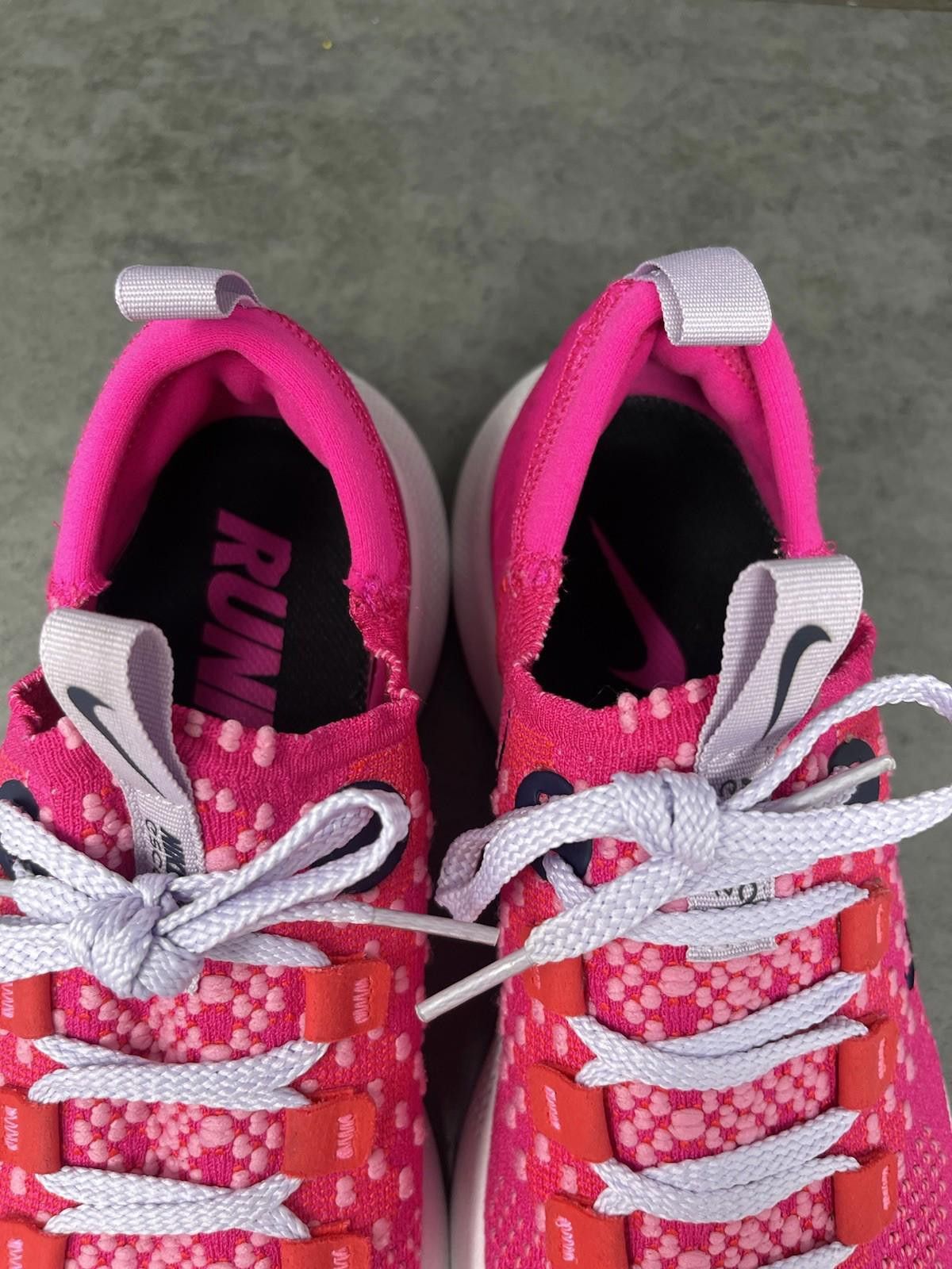 Nike Nike React Escape Run Shoes Womens Size 8 Pink Flyknit FK Size US 8 / IT 38 - 9 Thumbnail