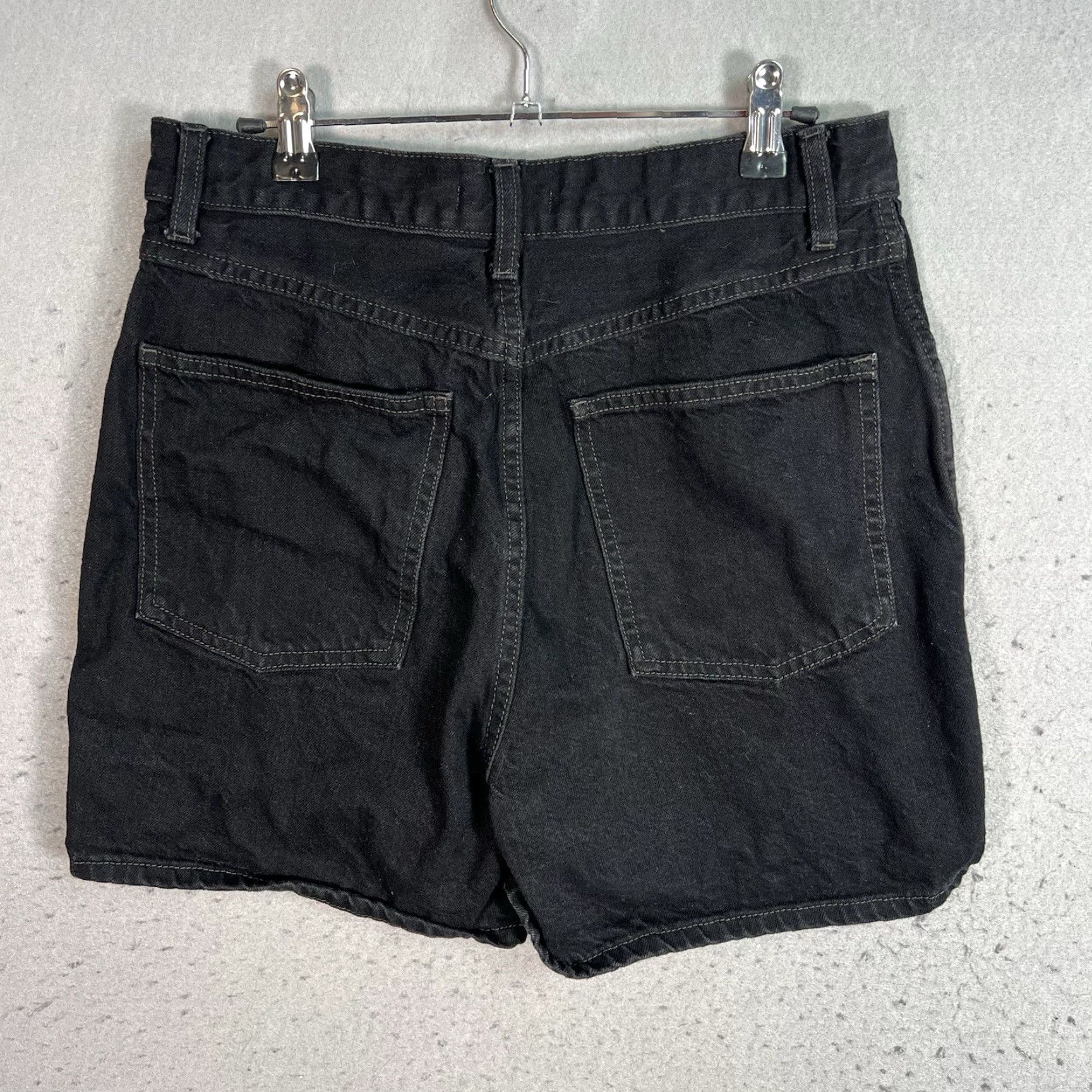 Uniqlo Uniqlo U Boyfriend Shorts Womens Size 27 Black Flat Front Denim 100% Cotton Size 27" / US 4 / IT 40 - 2 Thumbnail