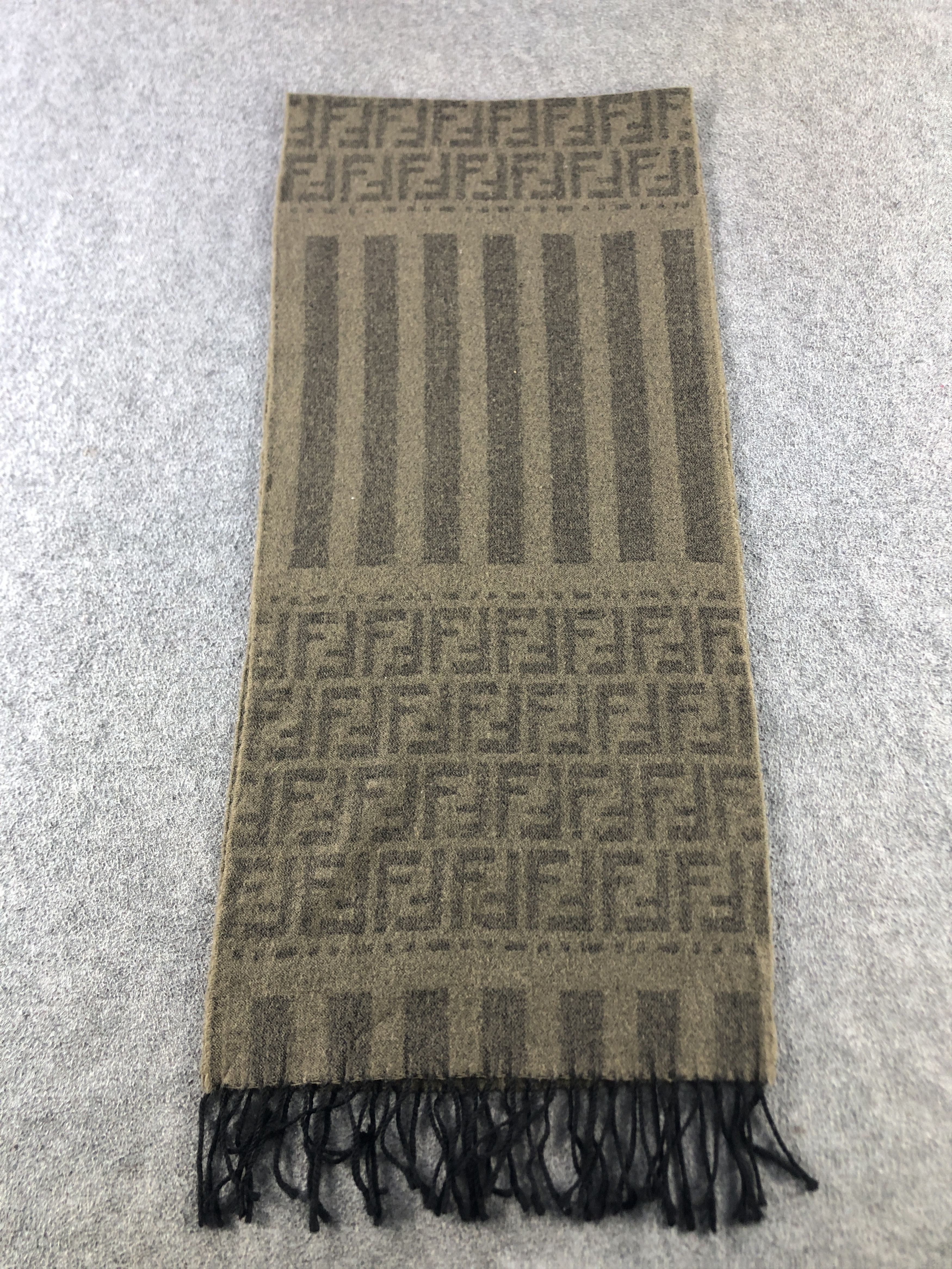 Fendi Fendi Wool Scarf / Muffler / Neckwear P865 Size ONE SIZE - 2 Thumbnail