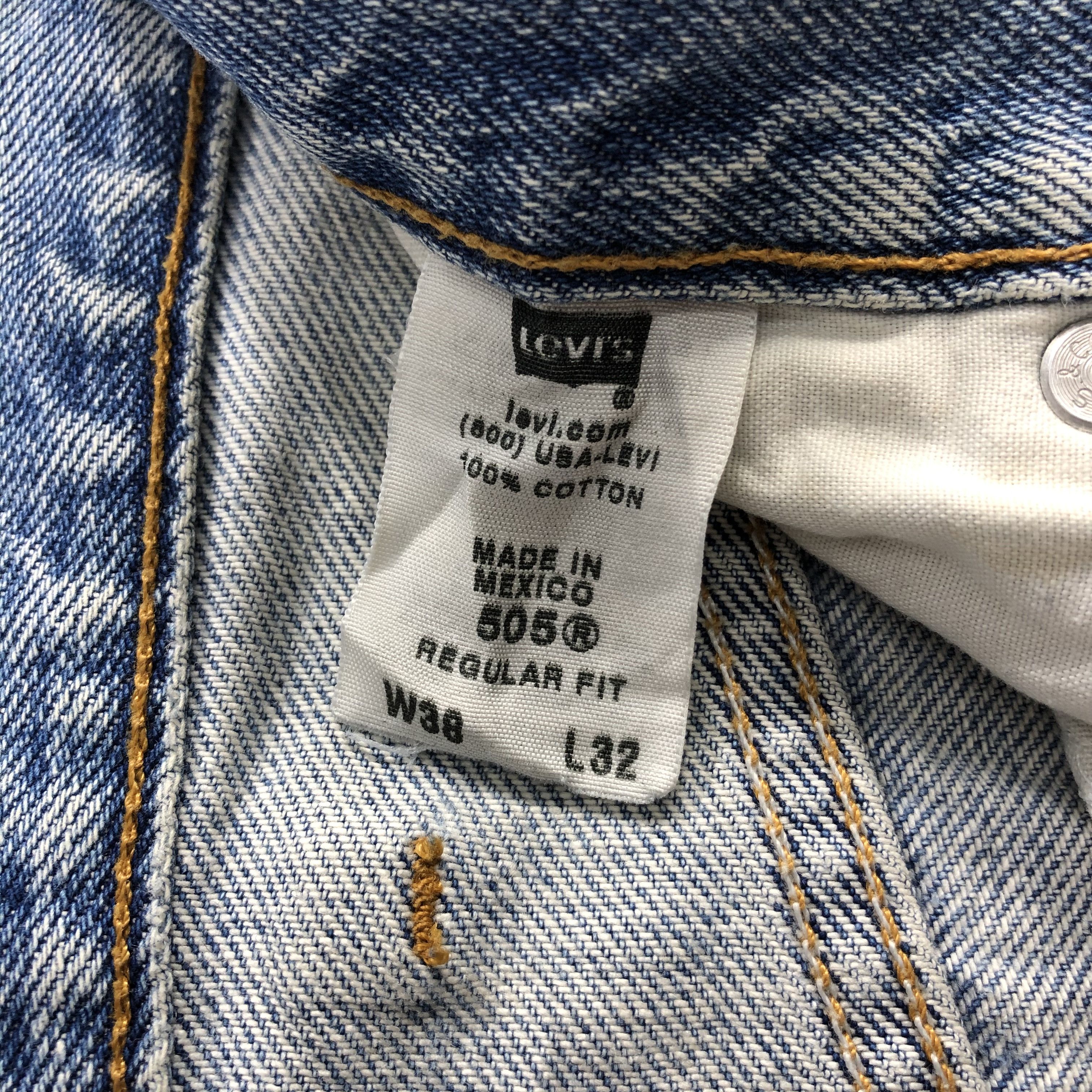 Levi's Vintage Light Wash Levis 505 Jeans-J1490 Size US 39 - 12 Thumbnail