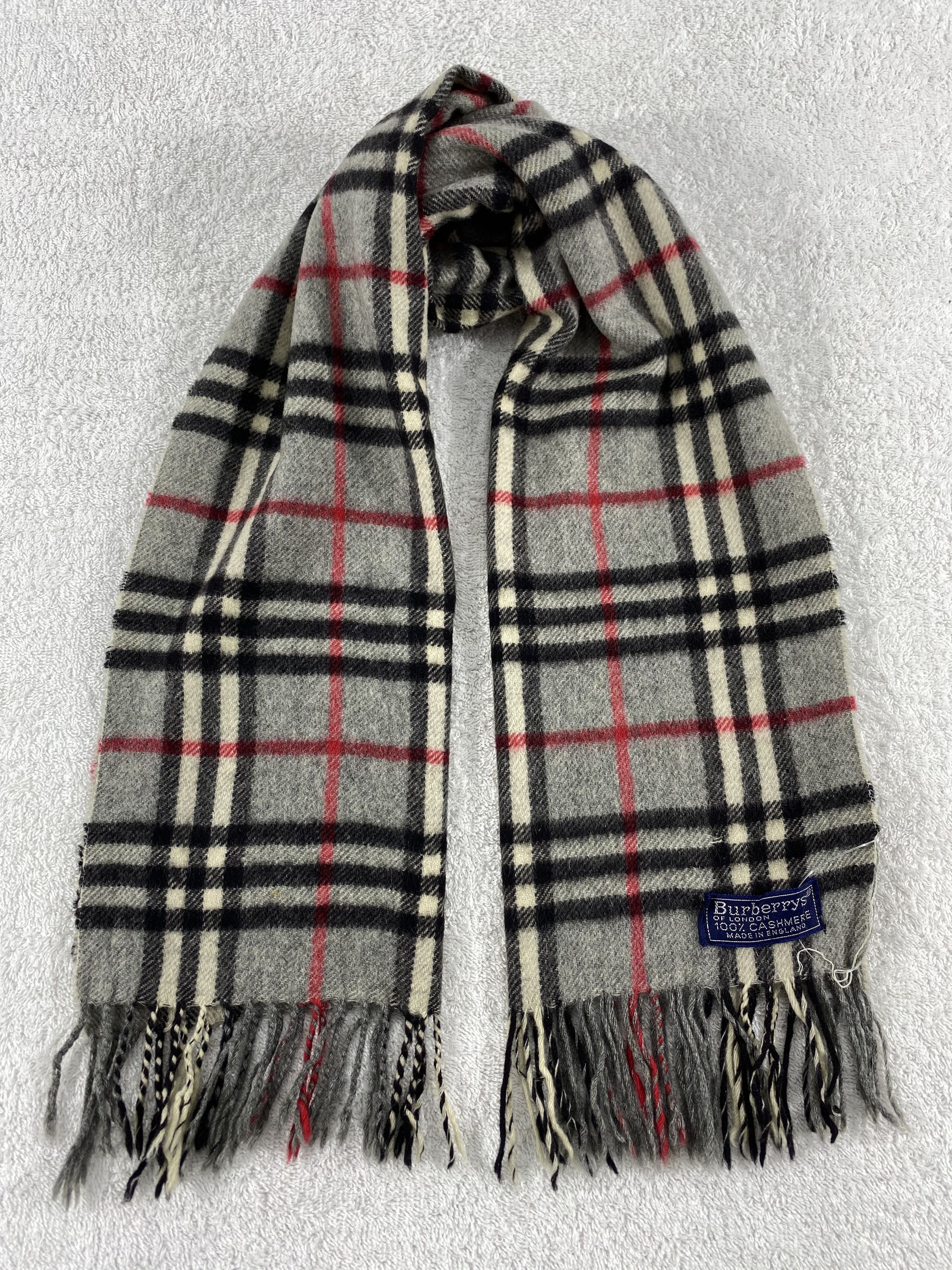 Burberry Vintage Burberry Scarf/Muffler/Neckwear MF608 Size ONE SIZE - 1 Thumbnail