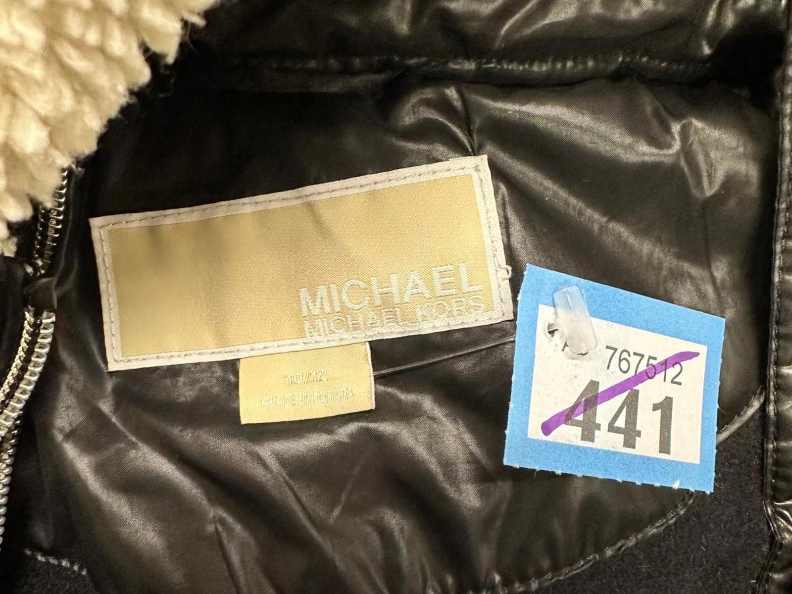 Michael Kors Michael Kors Black Puffer Jacket with Hood and Sherpa Lining Size M / US 6-8 / IT 42-44 - 4 Thumbnail
