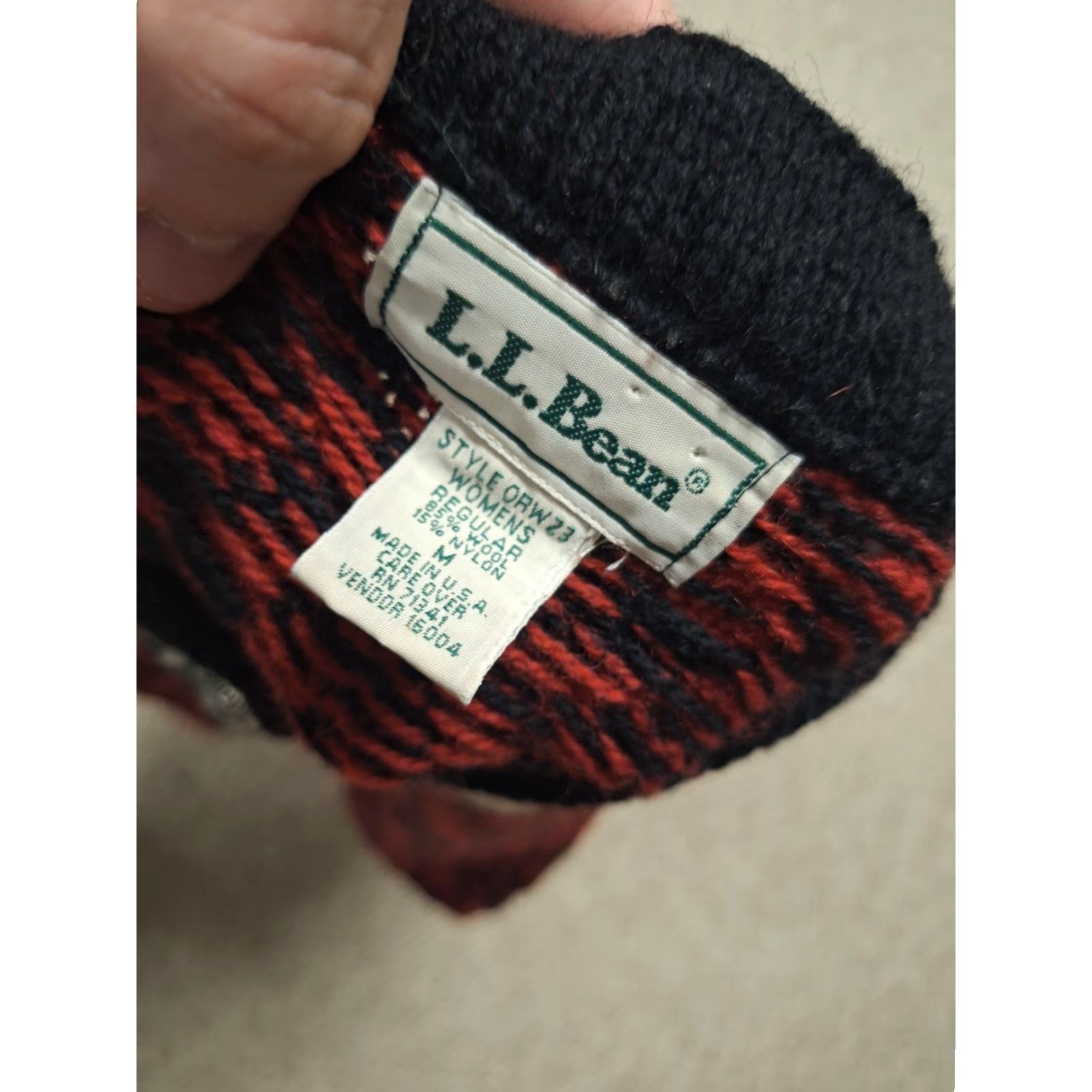 Vintage L.L.Bean Sweater Women's M 100% Merino Lamb's Wool Crew Neck Long Sleeve Red/Black Size M / US 6-8 / IT 42-44 - 2 Thumbnail